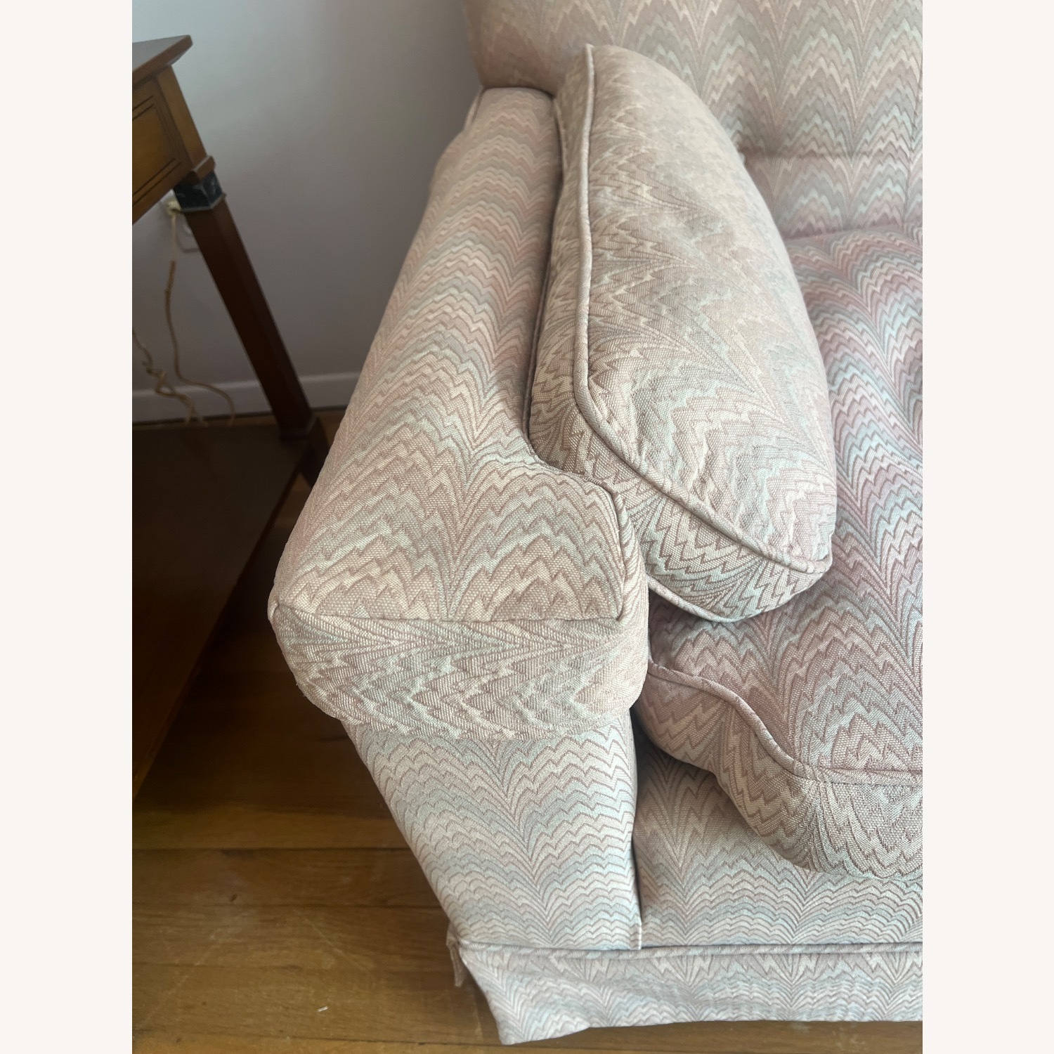 Vintage Sofa Pink / Purple - image-7