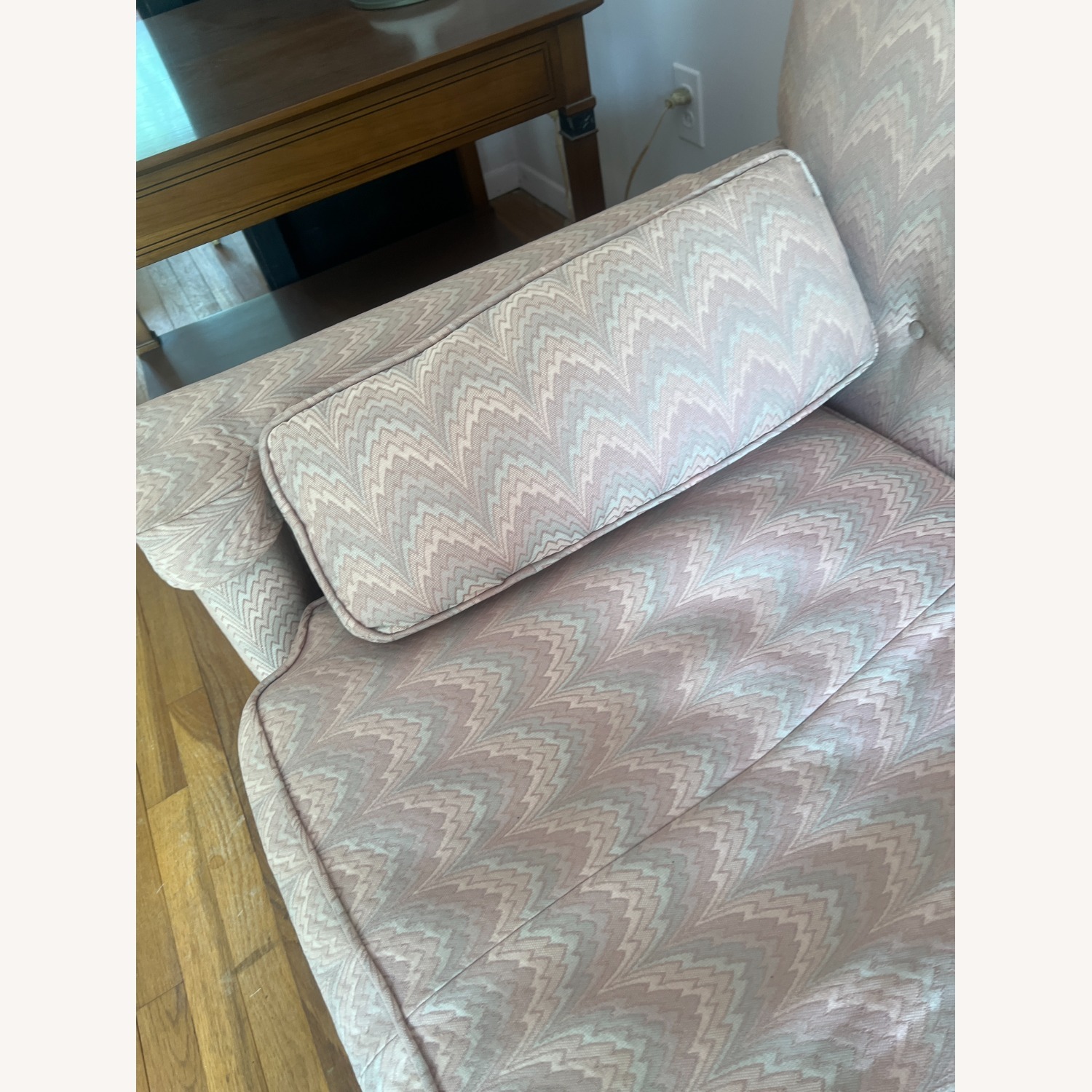 Vintage Sofa Pink / Purple - image-7
