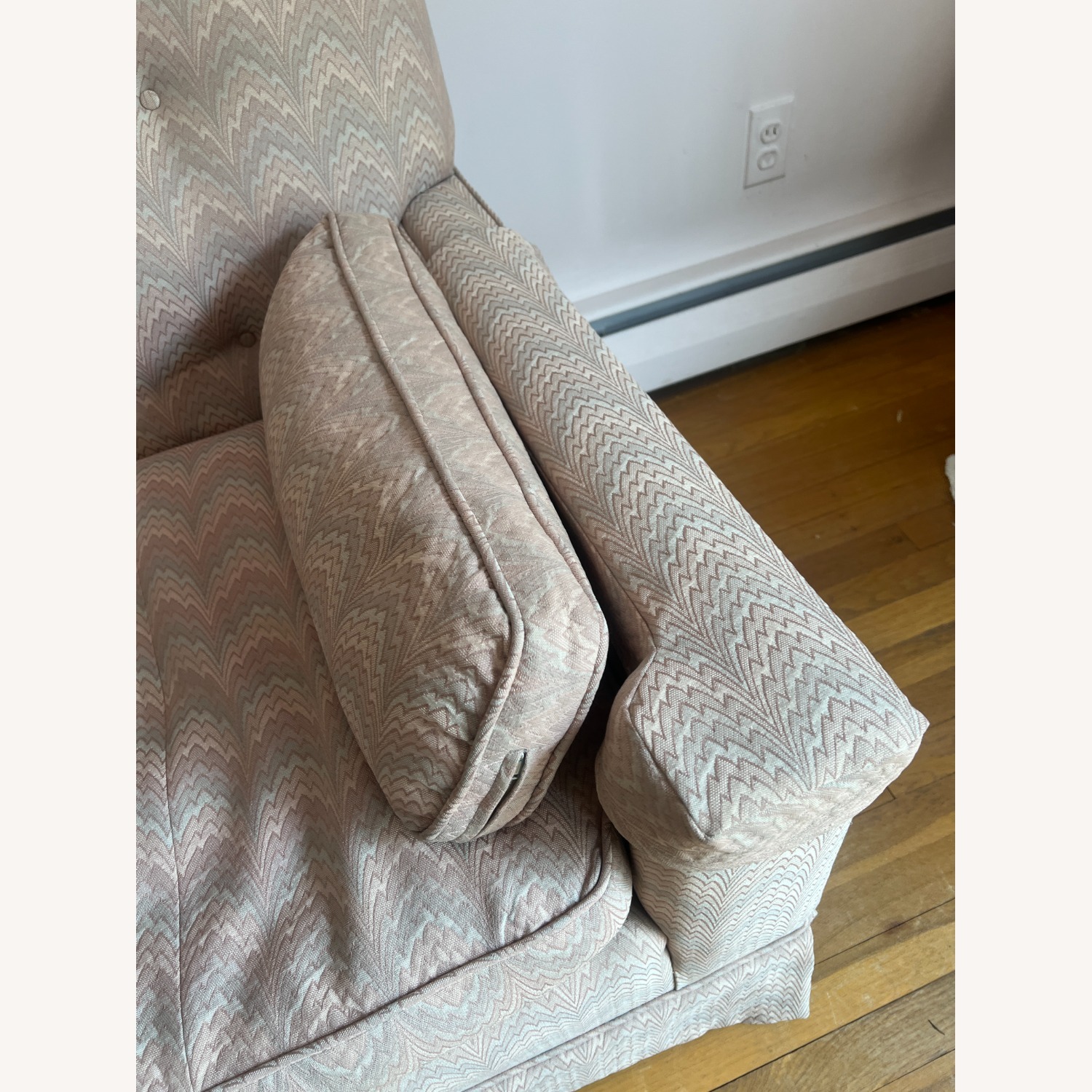 Vintage Sofa Pink / Purple - image-6