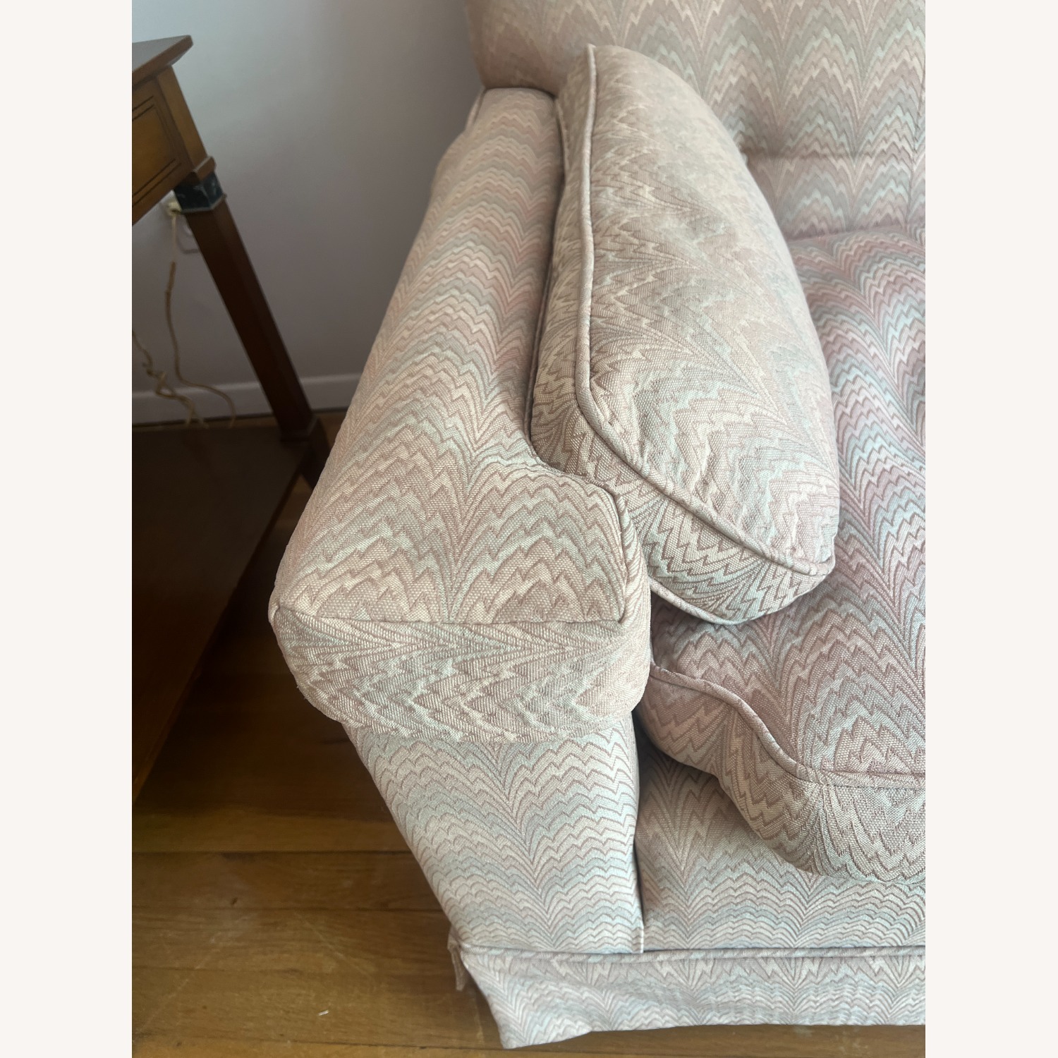 Vintage Sofa Pink / Purple - image-3