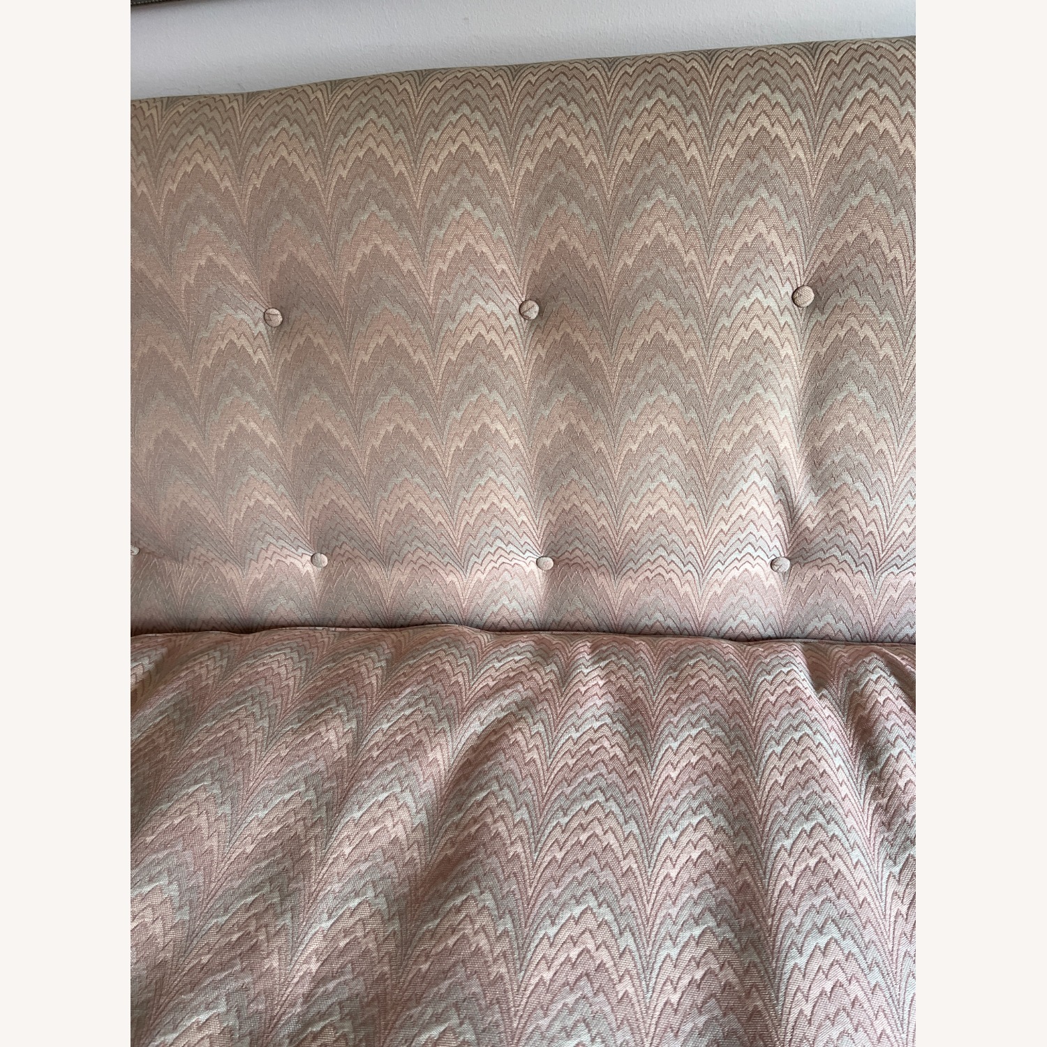 Vintage Sofa Pink / Purple - image-2
