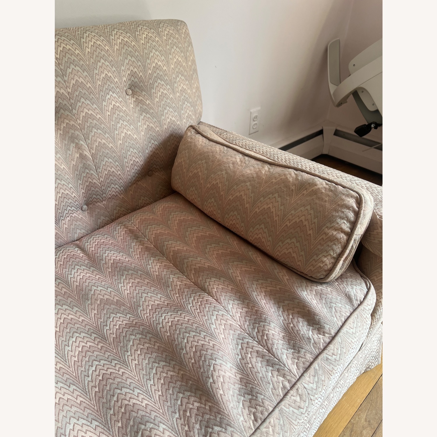 Vintage Sofa Pink / Purple - image-4
