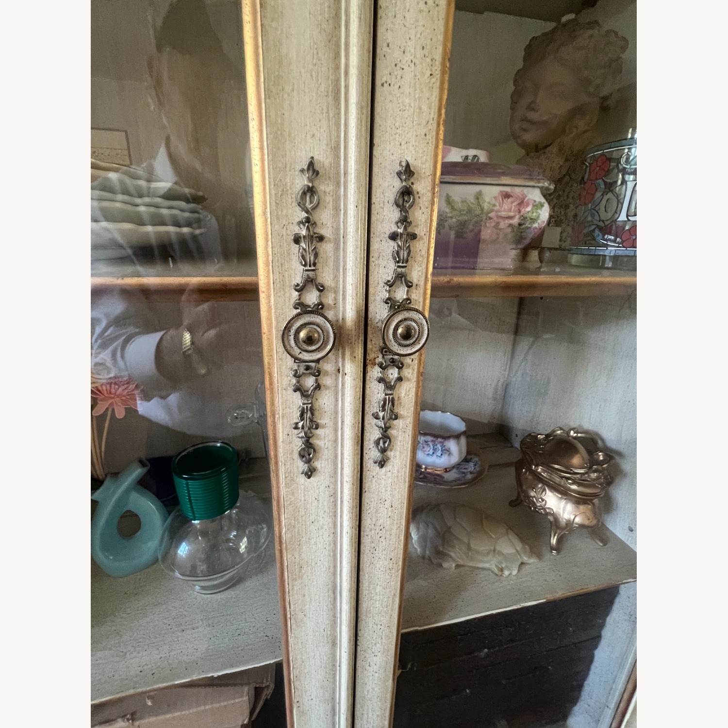 Traditional Breakfront Antique White Finish  - image-7