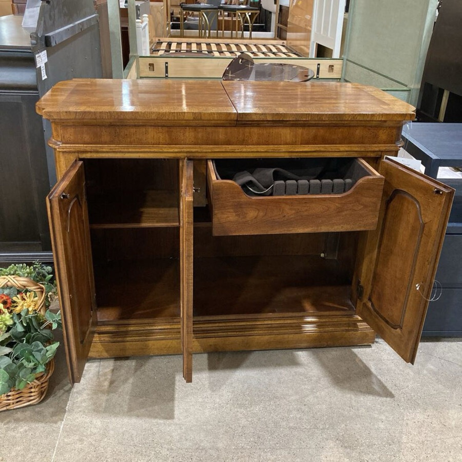 French Country Extendable Top Server On Casters - image-6