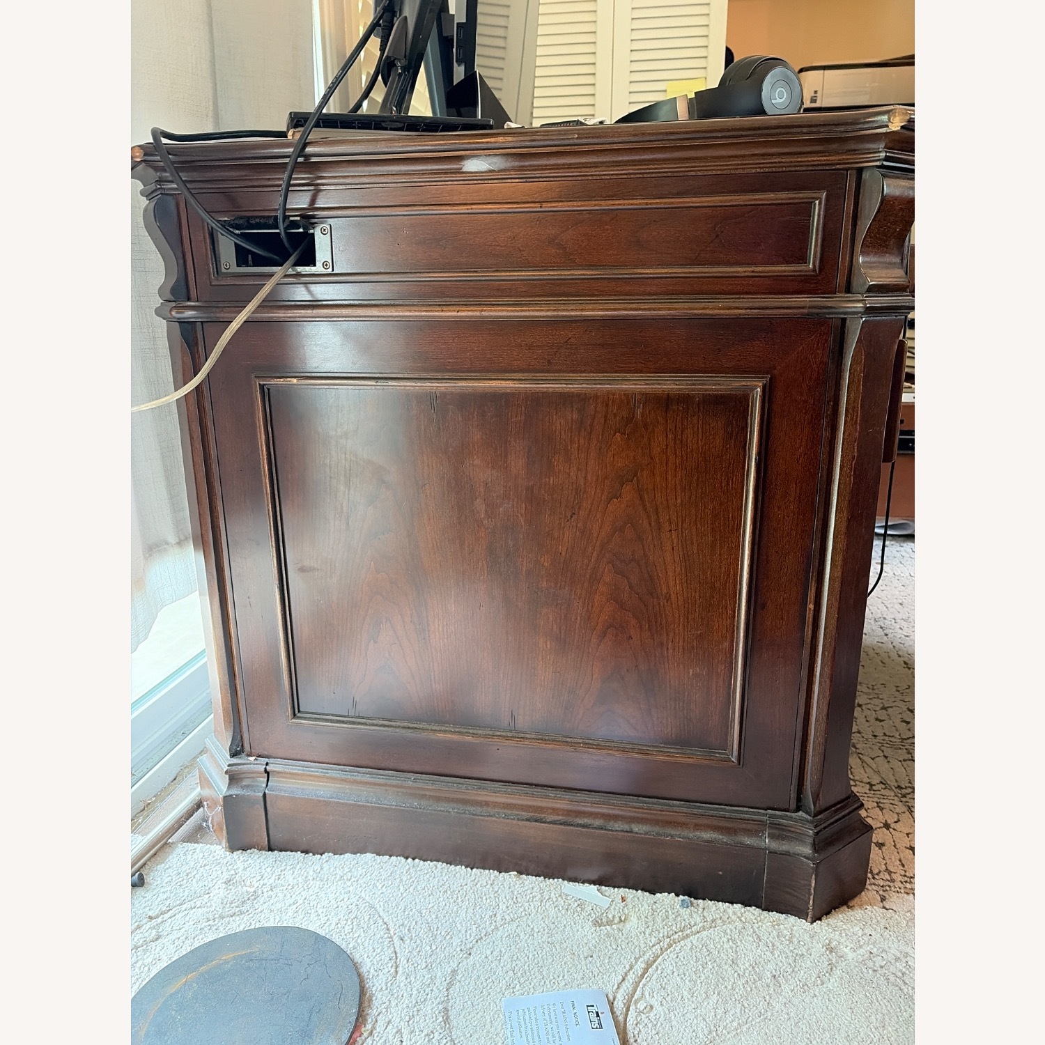 Hooker Furniture Hardwood Executive Desk - image-2