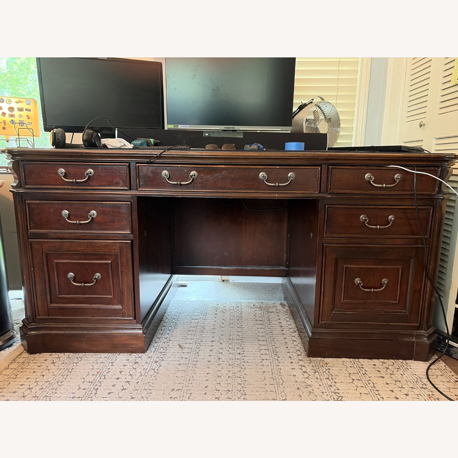 Hooker Furniture Hardwood Executive Desk - image-7