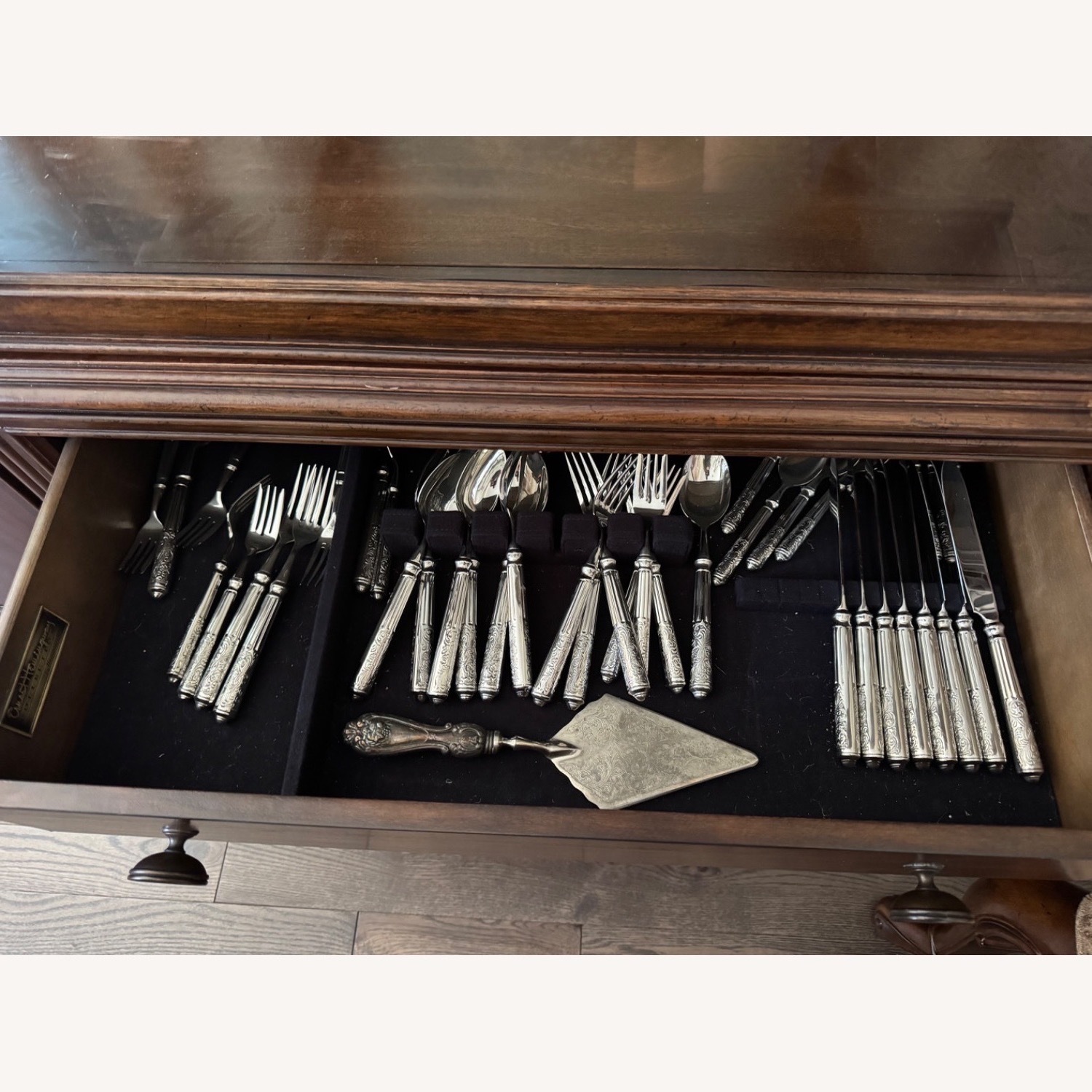 Thomasville- Hemingway Collection Breakfront  - image-7