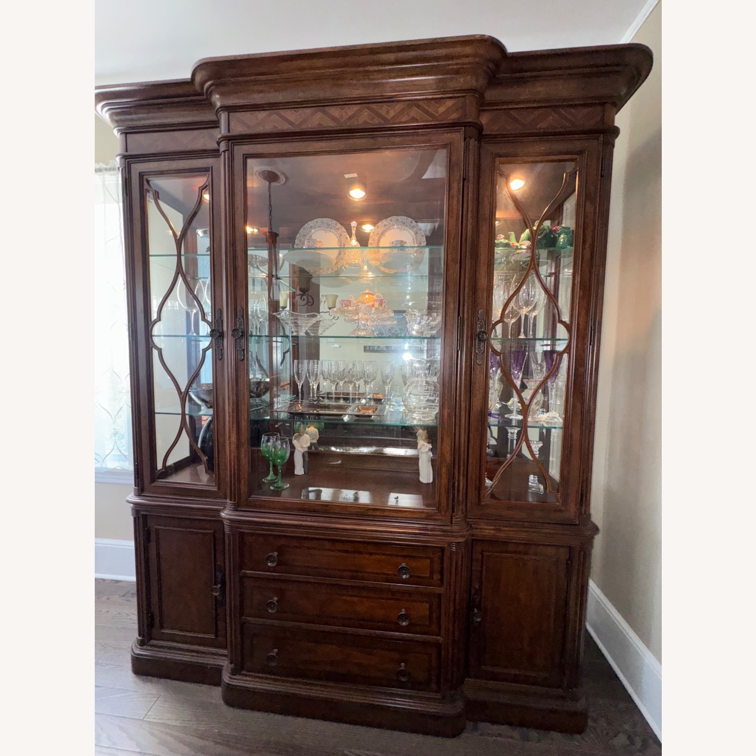 Thomasville- Hemingway Collection Breakfront  - image-5