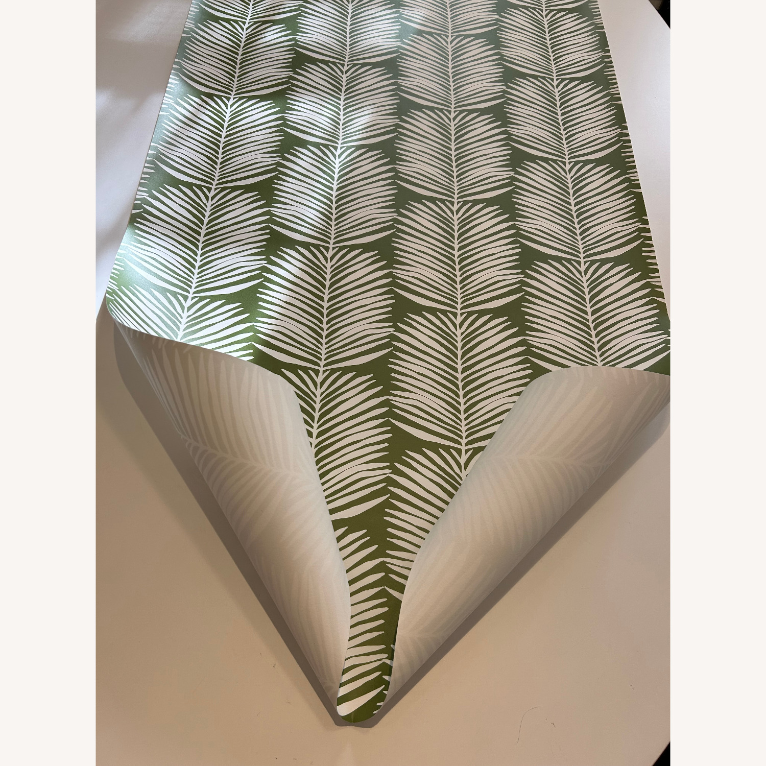 Green & White Palm Leaf Premium Wallpaper - image-3