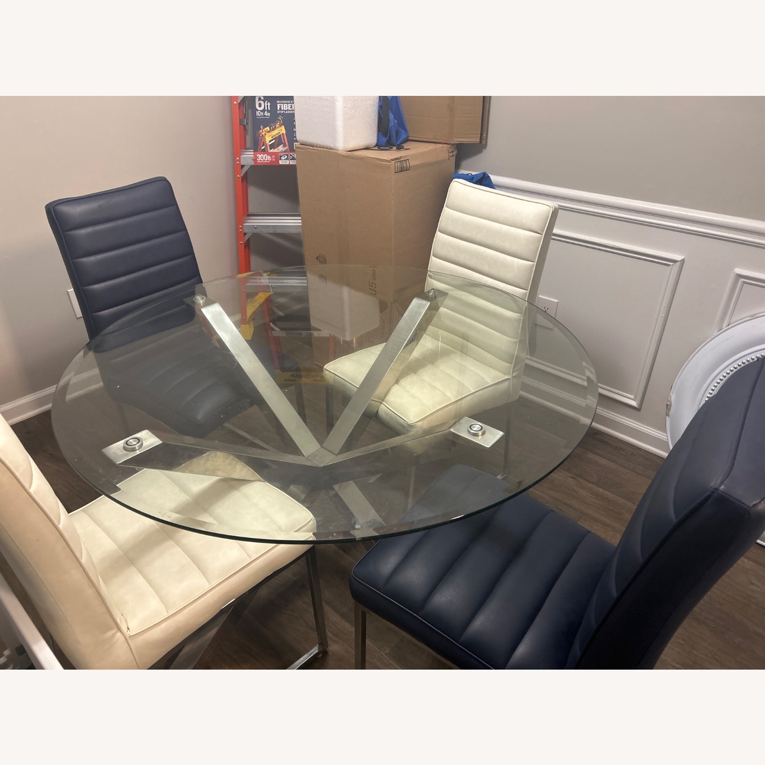Rooms To Go Table Set with 4 Chairs - image-2