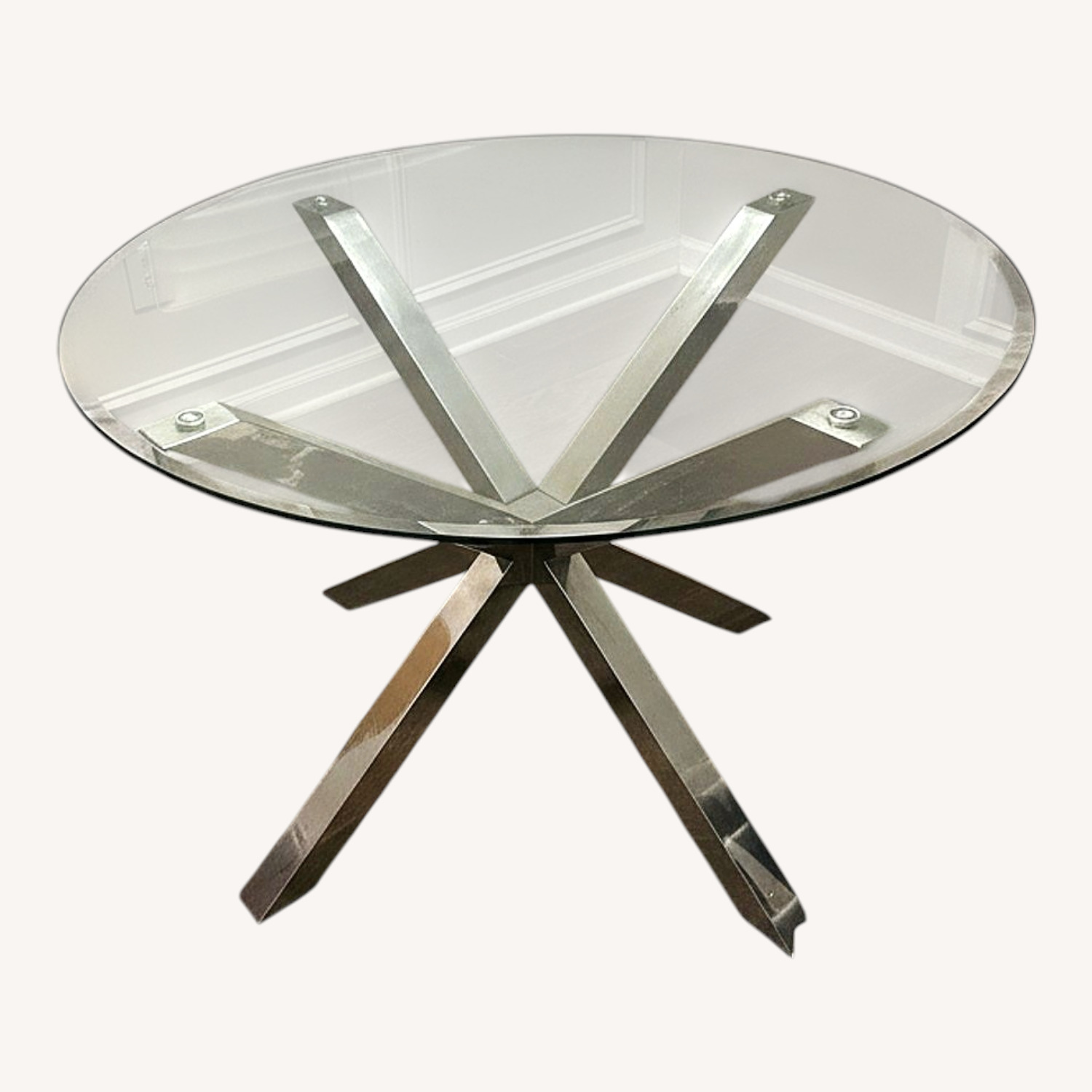Rooms To Go Table Set with 4 Chairs - image-0