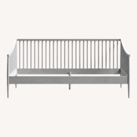 Crate & Kids Hampshire White Wood Daybed