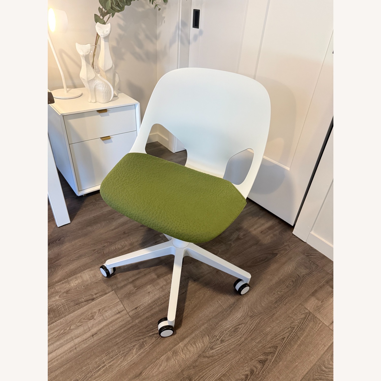 Herman Miller Zeph Multipurpose Chair - image-1
