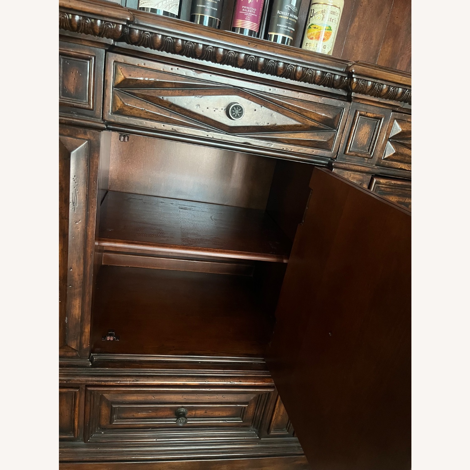 Hooker Furniture Seven Seas Oxblood Sideboard  - image-6