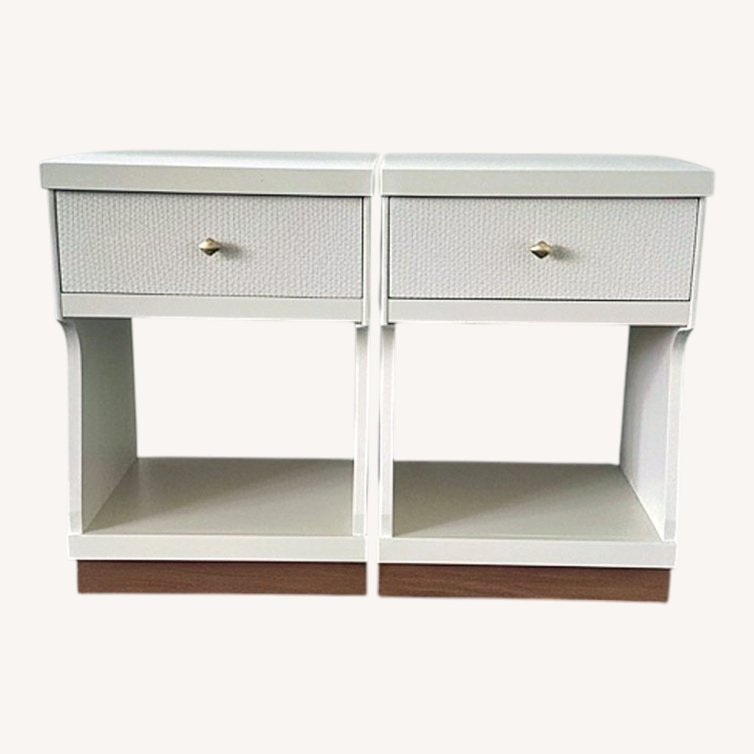 Mid Century Pair of Bassett Nightstands - image-10
