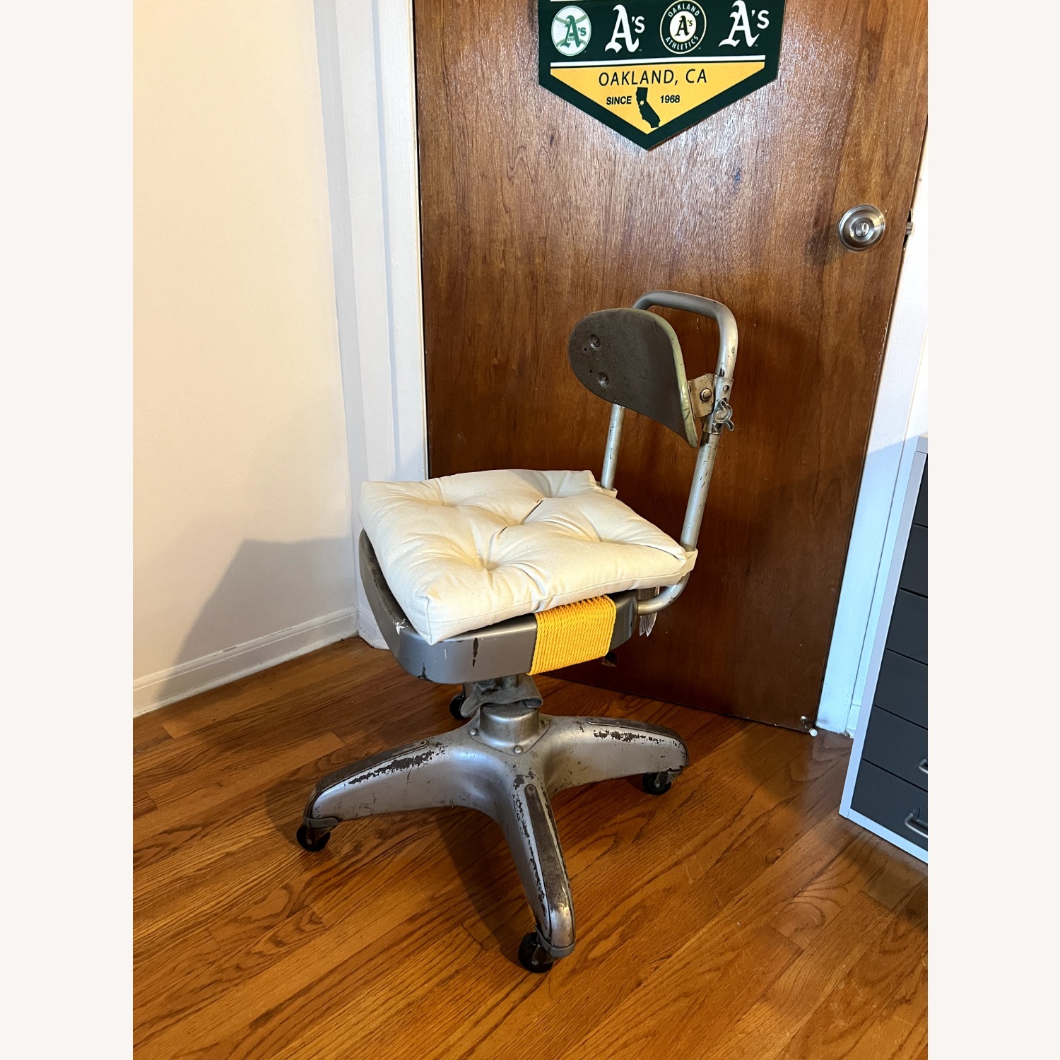 Vintage Hamilton Cosco Industrial Chair Model 15F - image-1