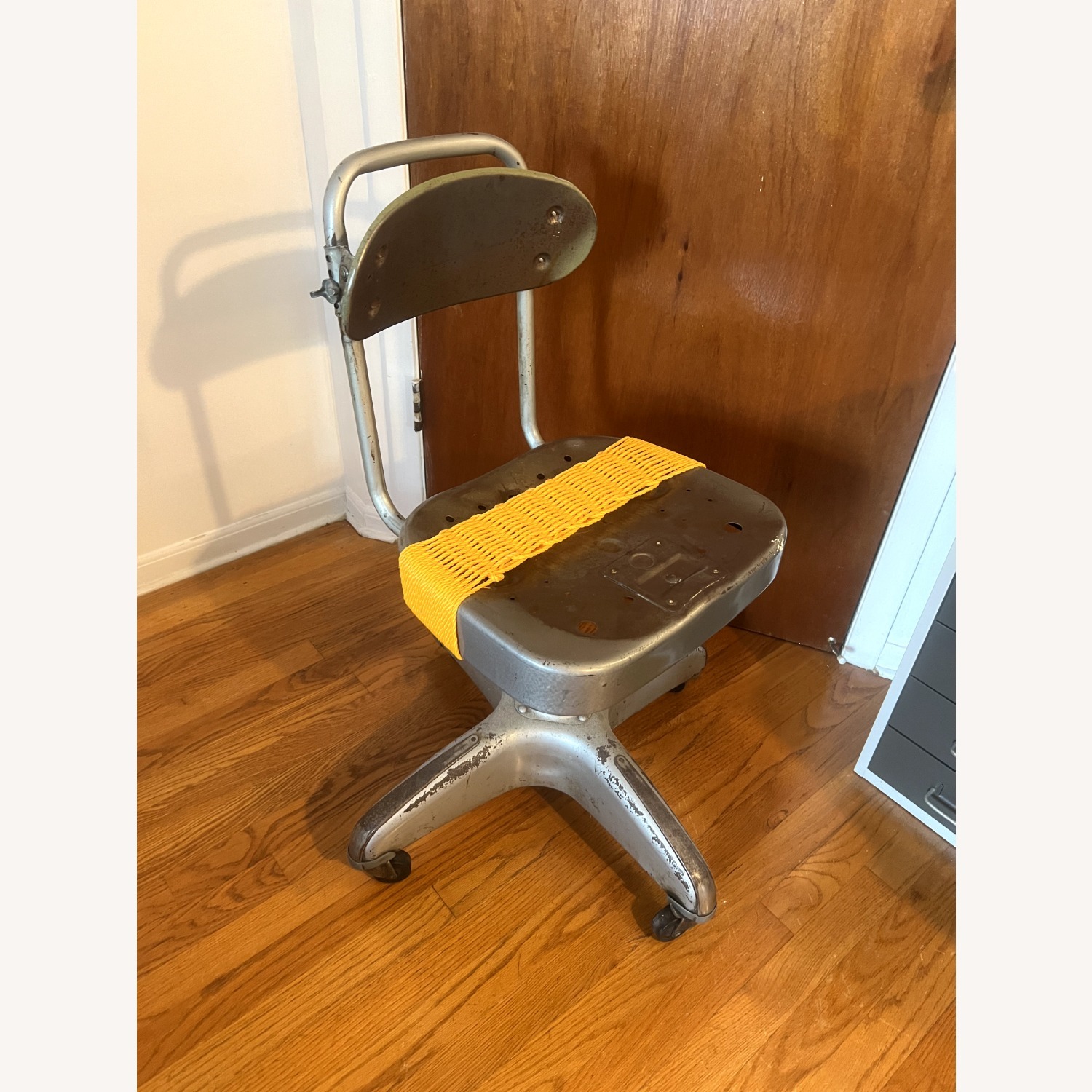 Vintage Hamilton Cosco Industrial Chair Model 15F - image-4