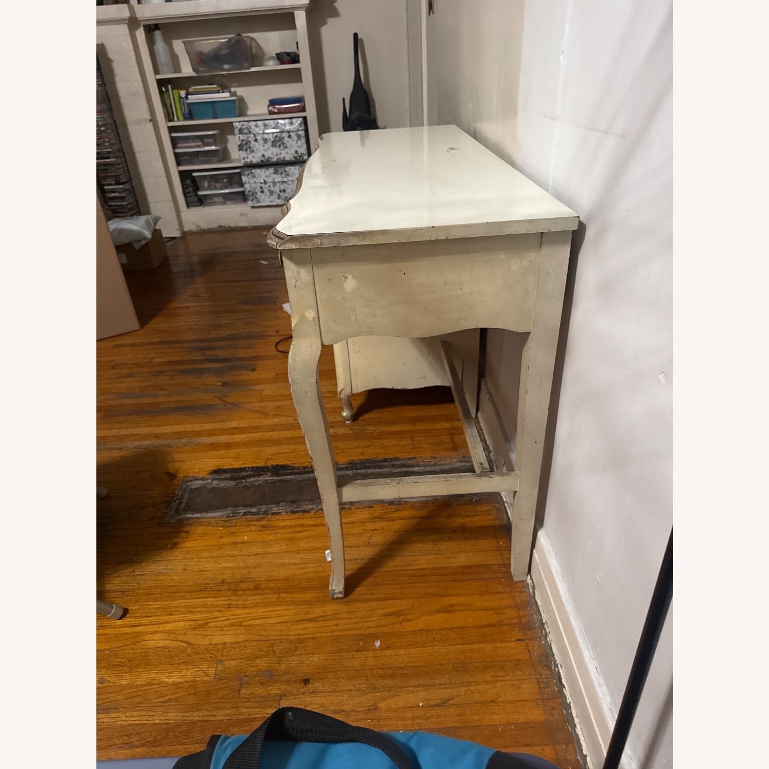 White Desk - image-3