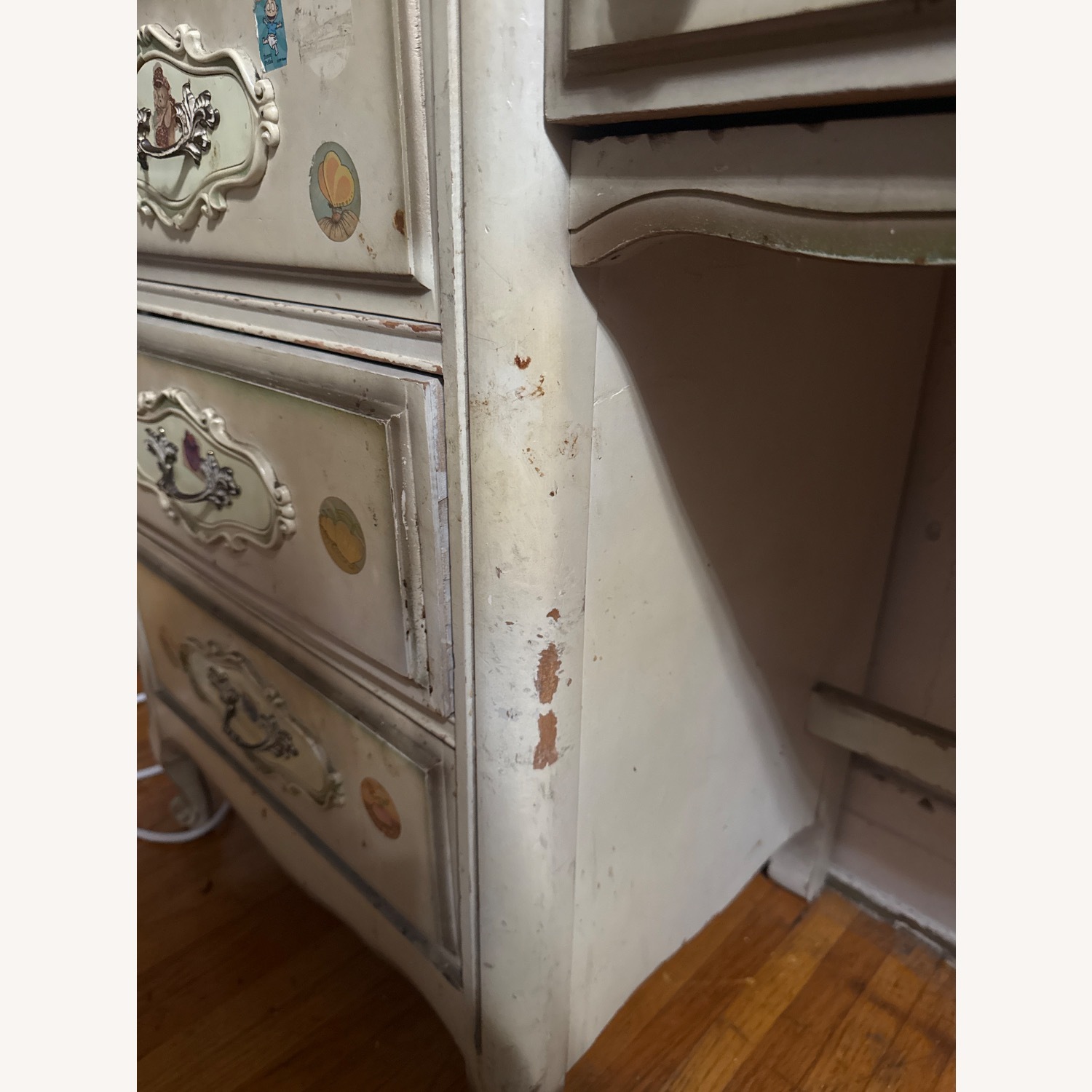 White Desk - image-5