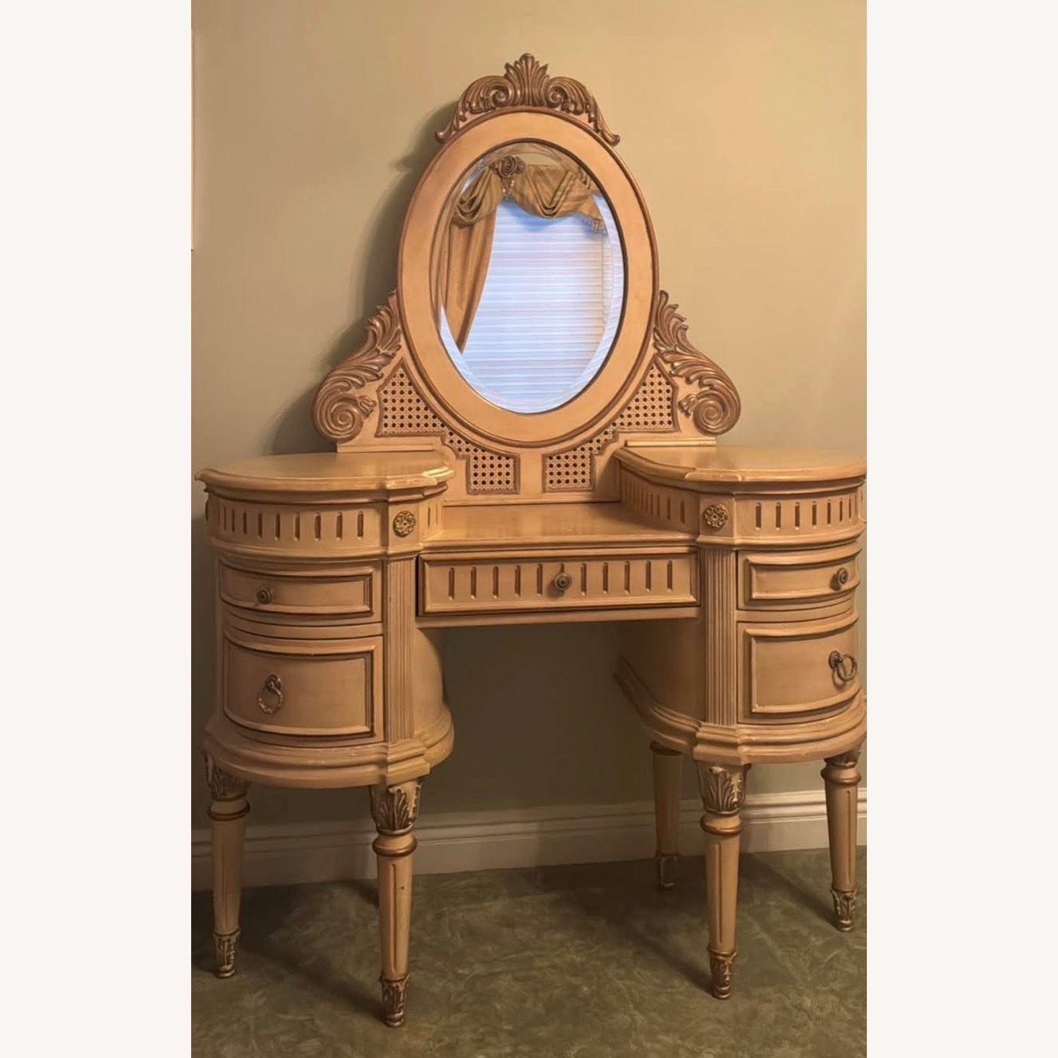 Mirrored Armoire with 6 Drawers - image-10