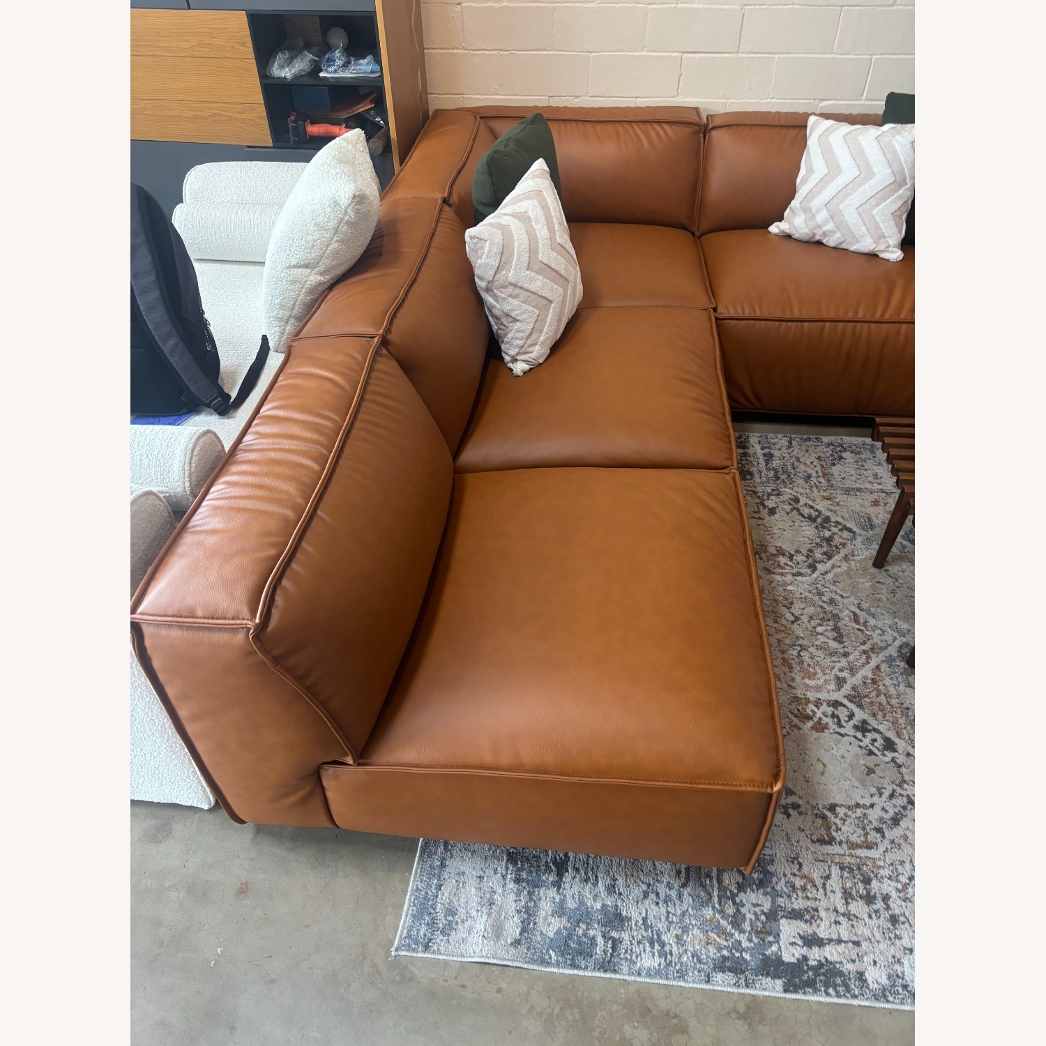 Logan Sectional - image-2