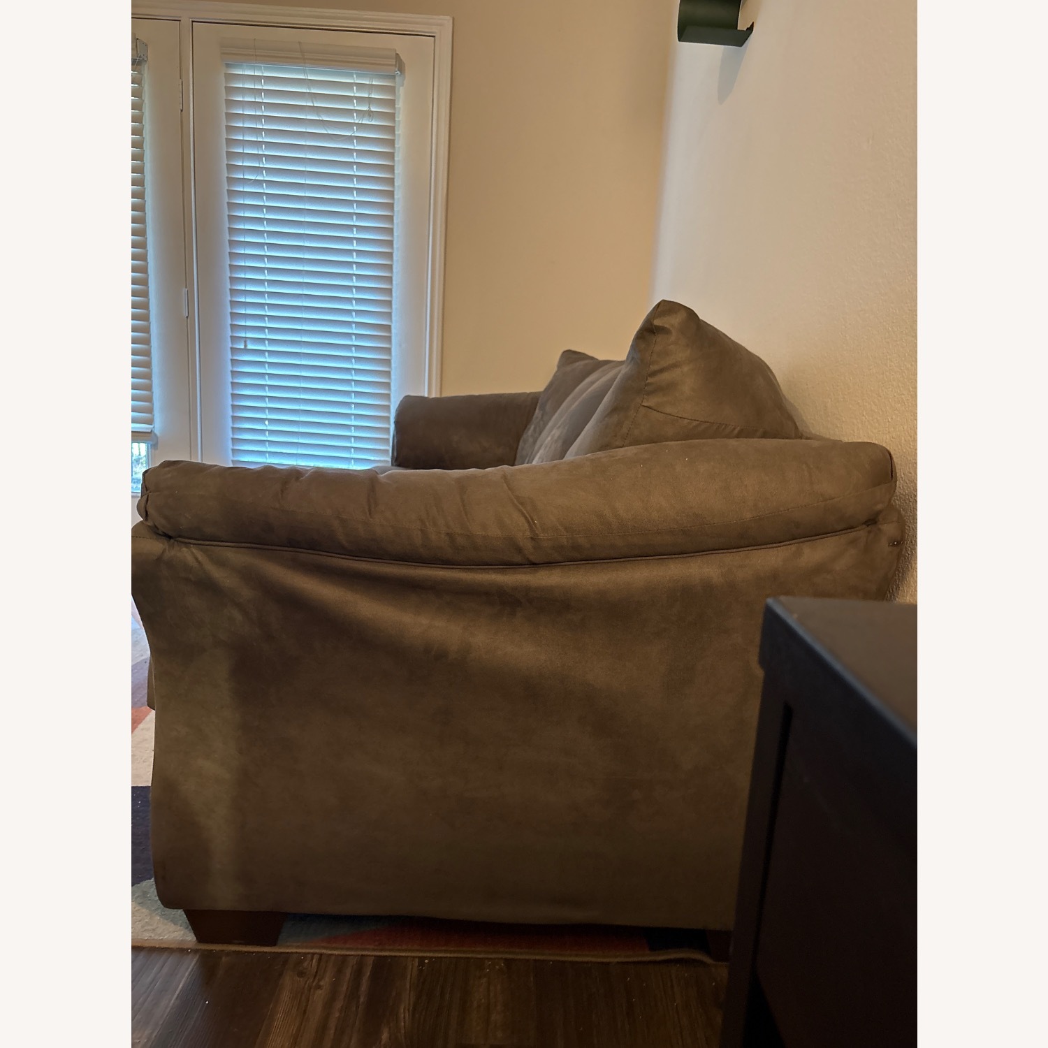 Ashley Furniture Darcy Light Gray 3+ Seater Sofa - image-3