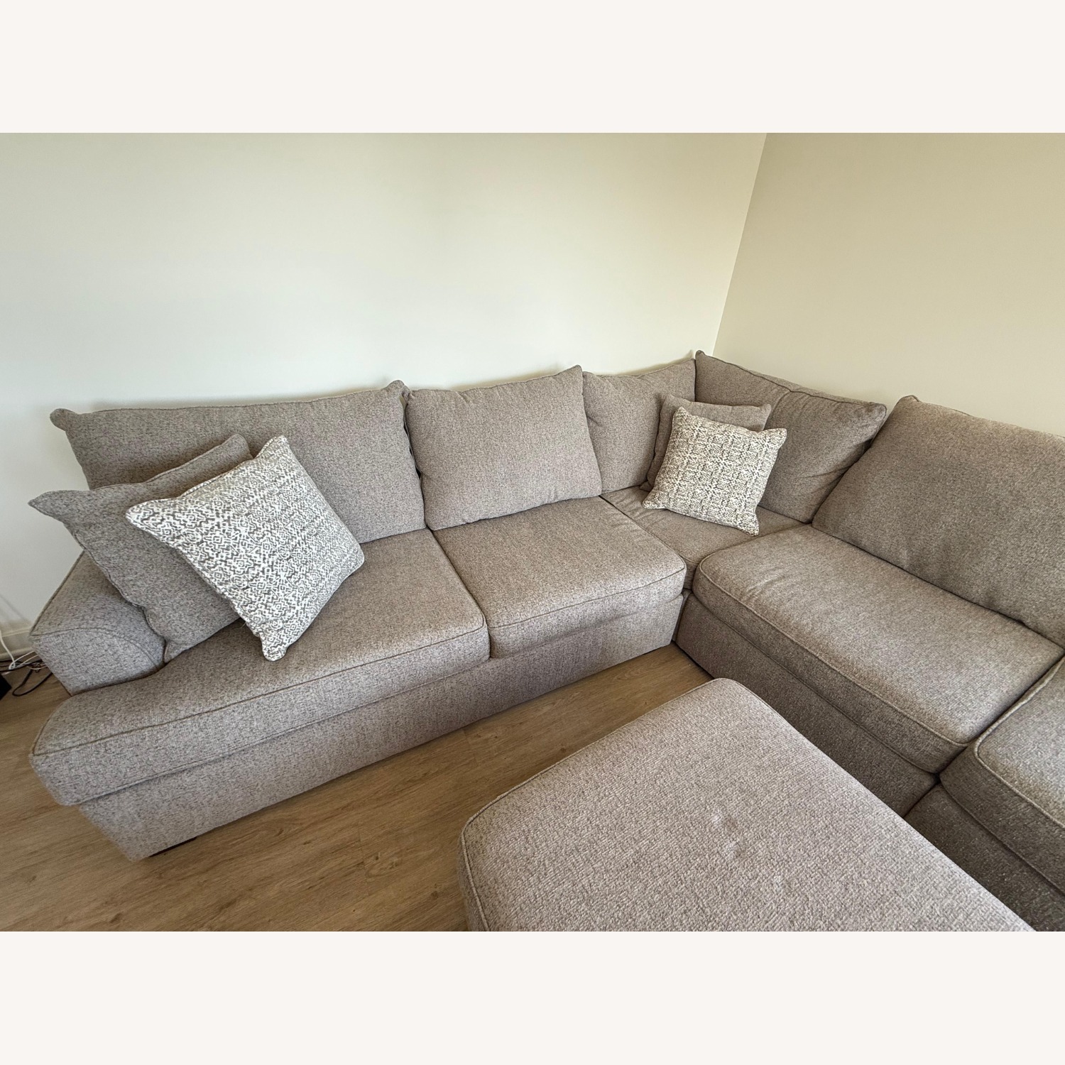 Living Spaces Belinha 3+ Sectional + Ottoman - image-3