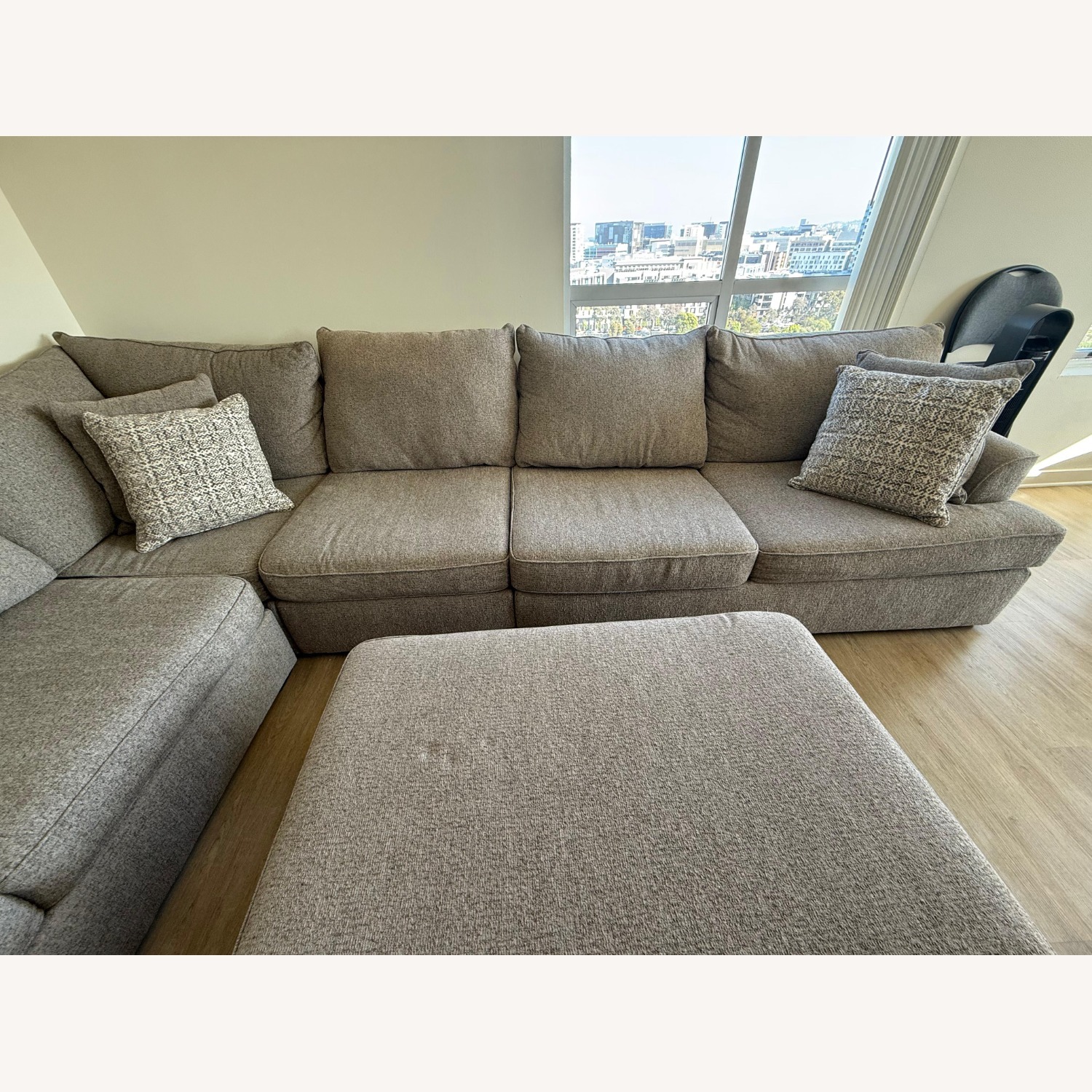 Living Spaces Belinha 3+ Sectional + Ottoman - image-4
