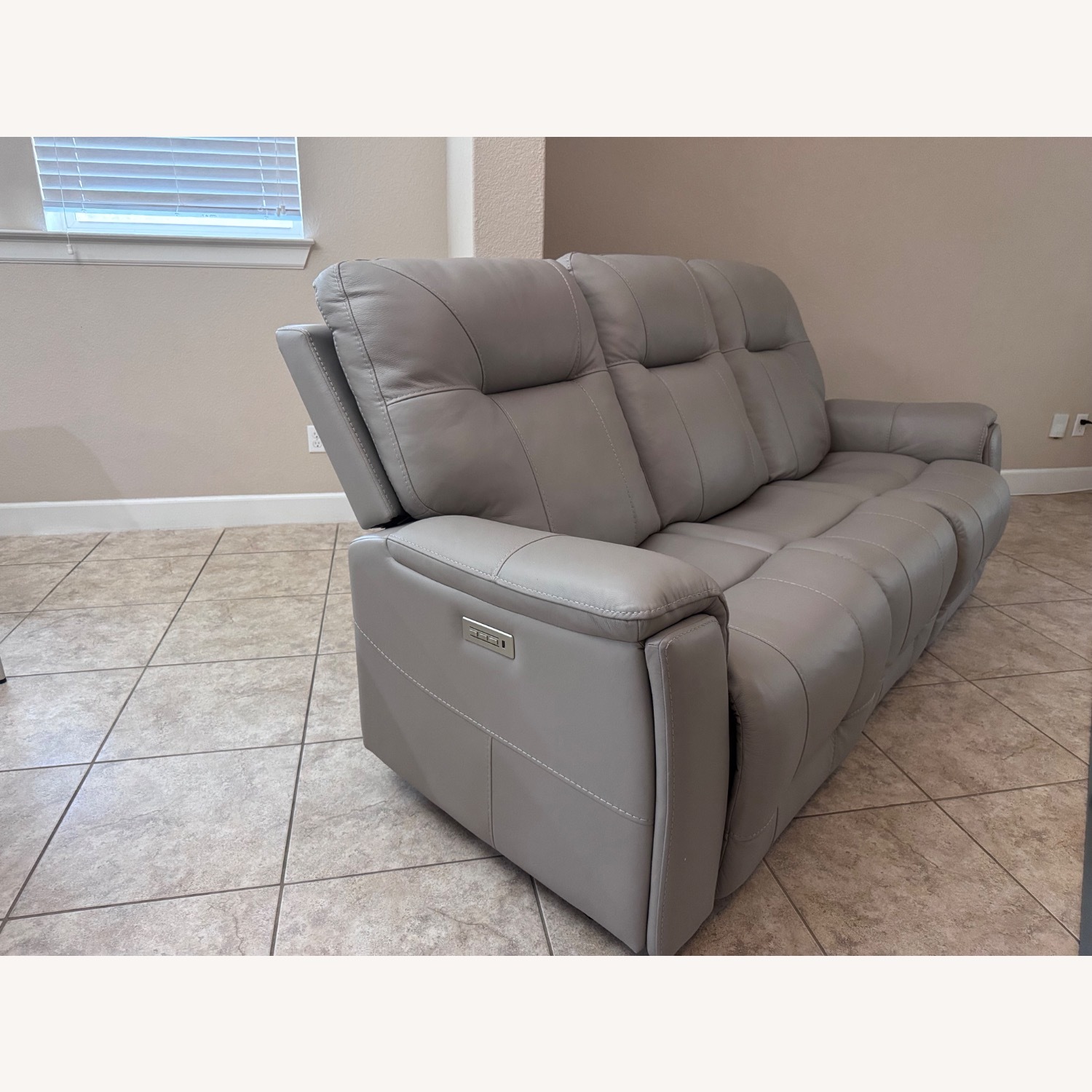 Rooms To Go Matthews Cove Light Gray Leather 3+ Seater Sofa - image-8