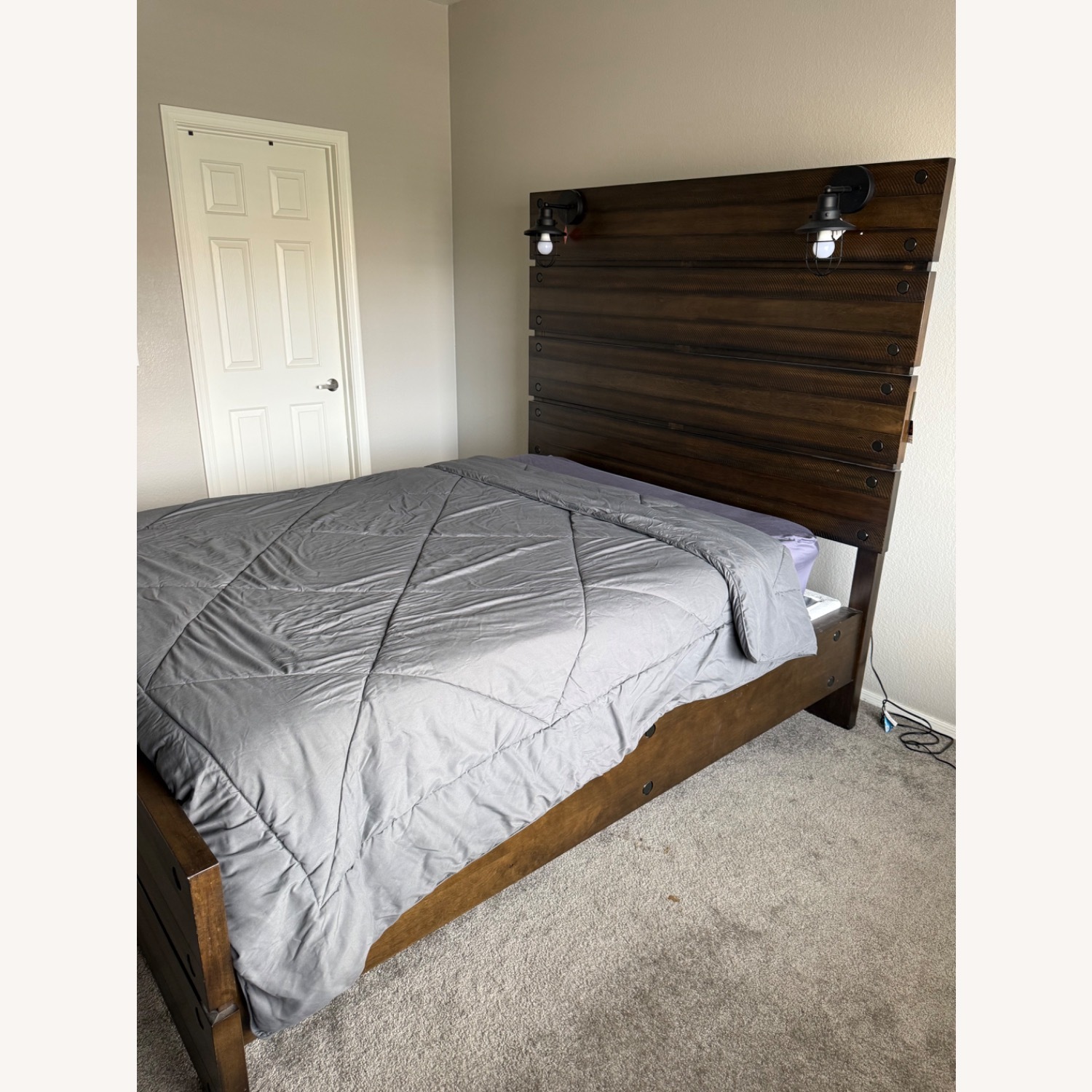Hooker Furniture Corporation Dark Brown Queen Bed - image-3
