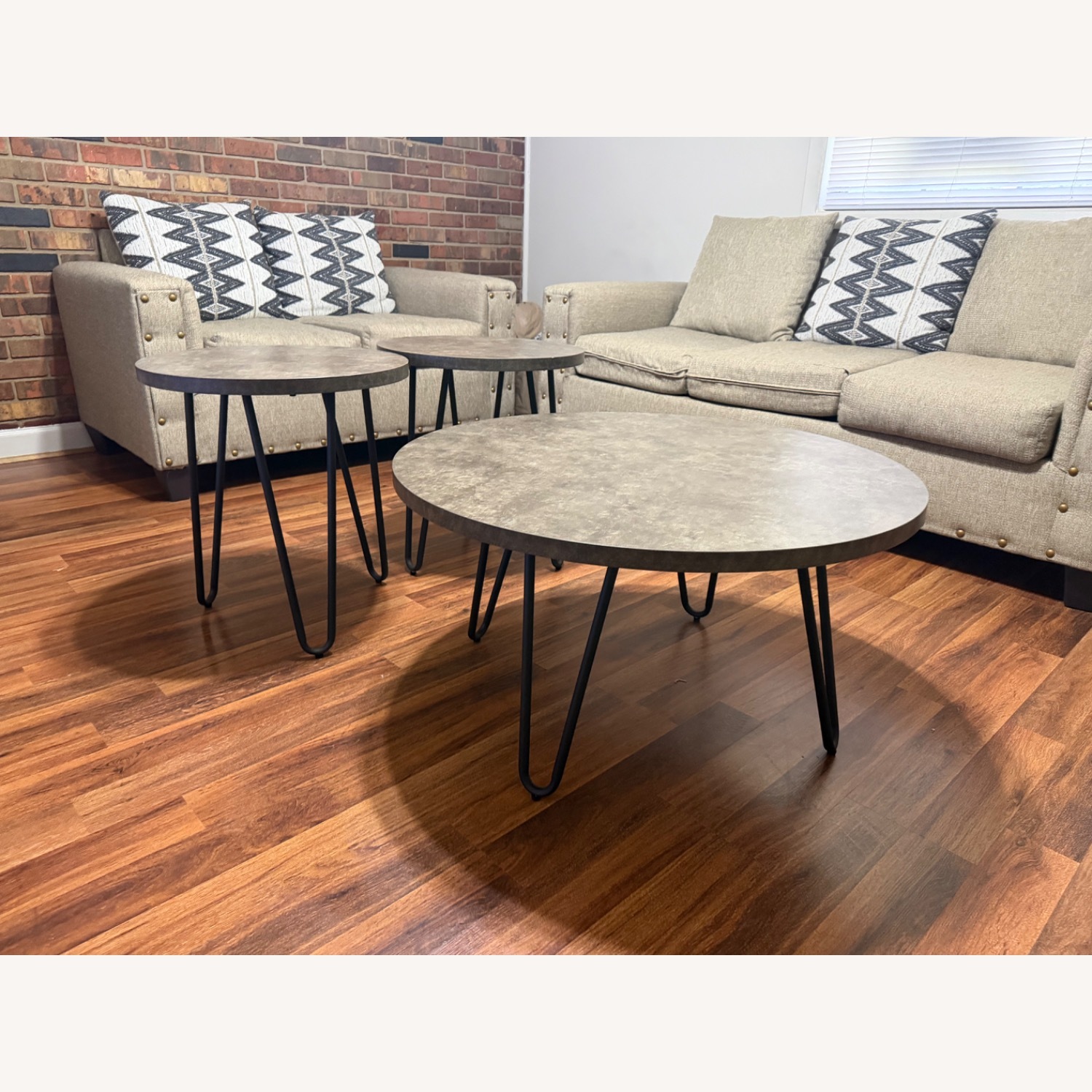 Ashley Furniture Hadasky Table (Set of 3) - image-3
