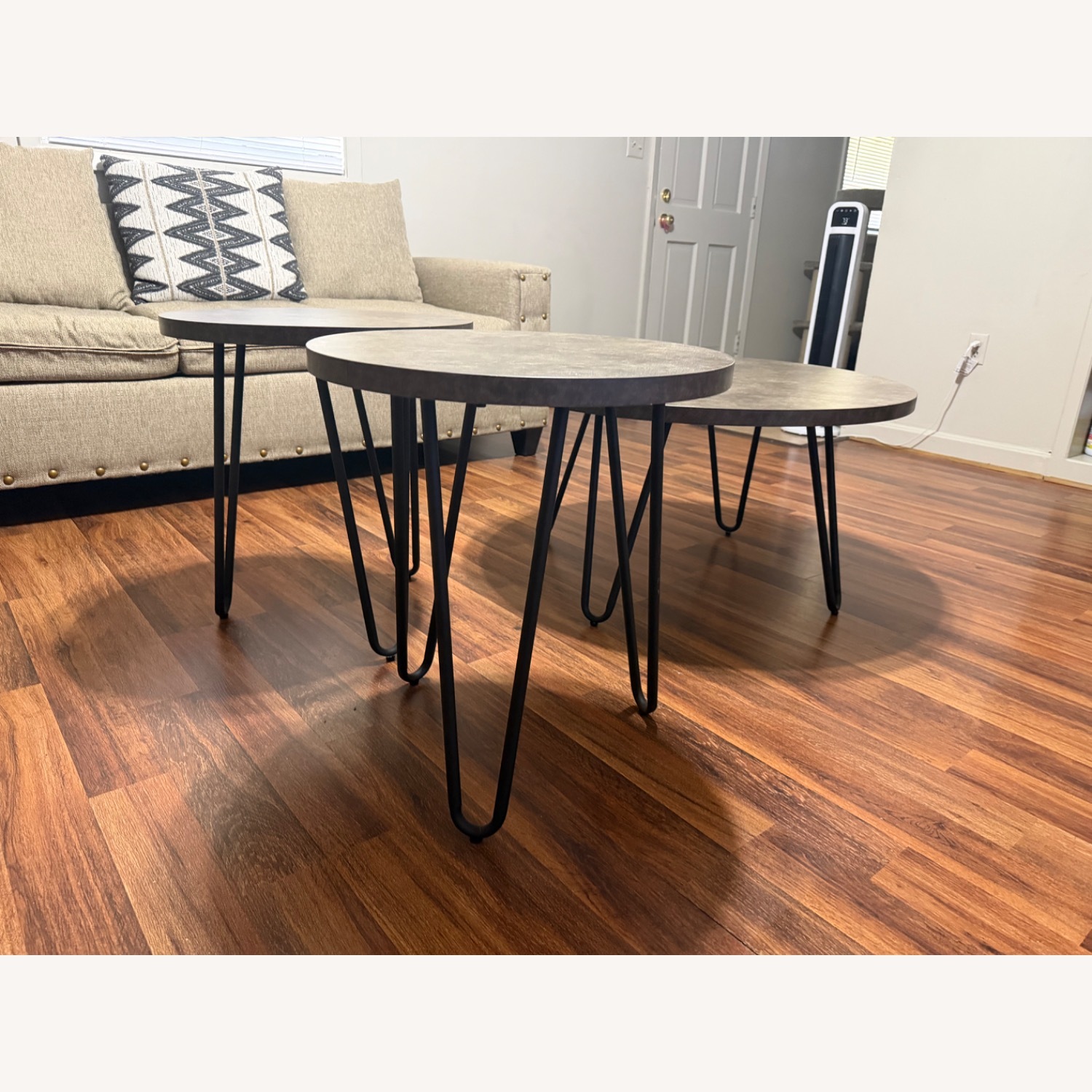 Ashley Furniture Hadasky Table (Set of 3) - image-2