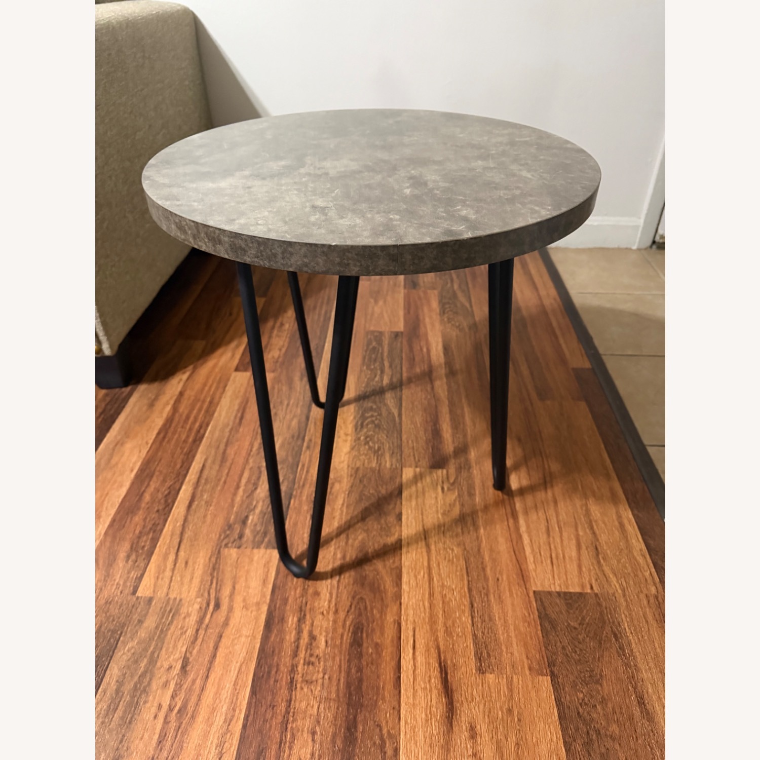 Ashley Furniture Hadasky Table (Set of 3) - image-6