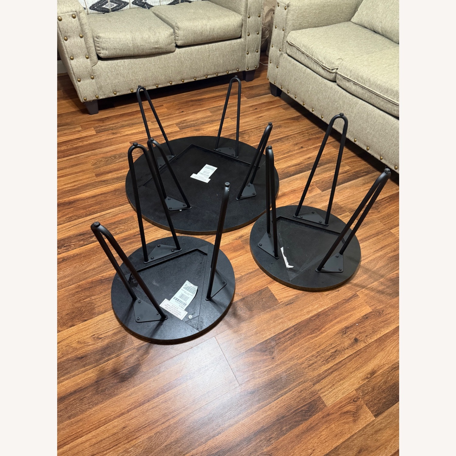 Ashley Furniture Hadasky Table (Set of 3) - image-9