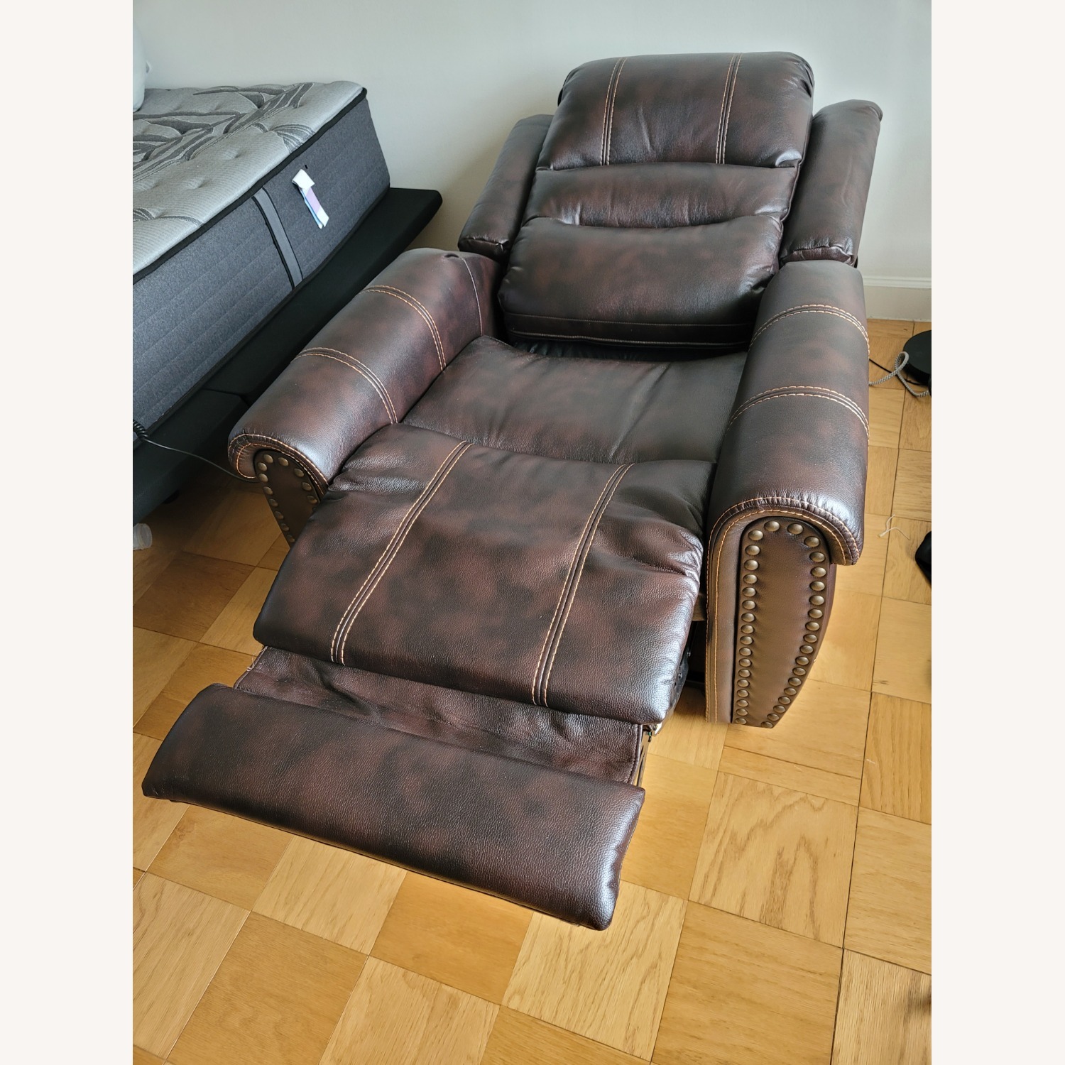 Gerard Triple Power Lift Recliner - image-3