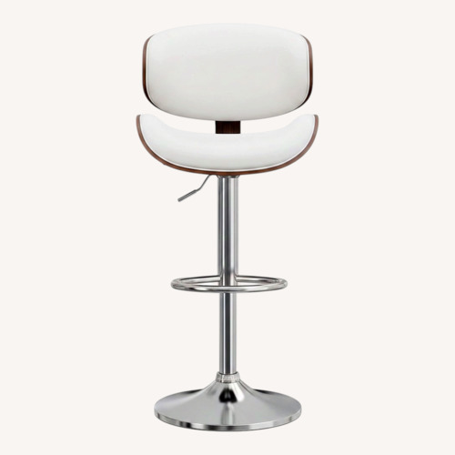 Used YaFiti Bar Stools Set of 2 for sale on AptDeco