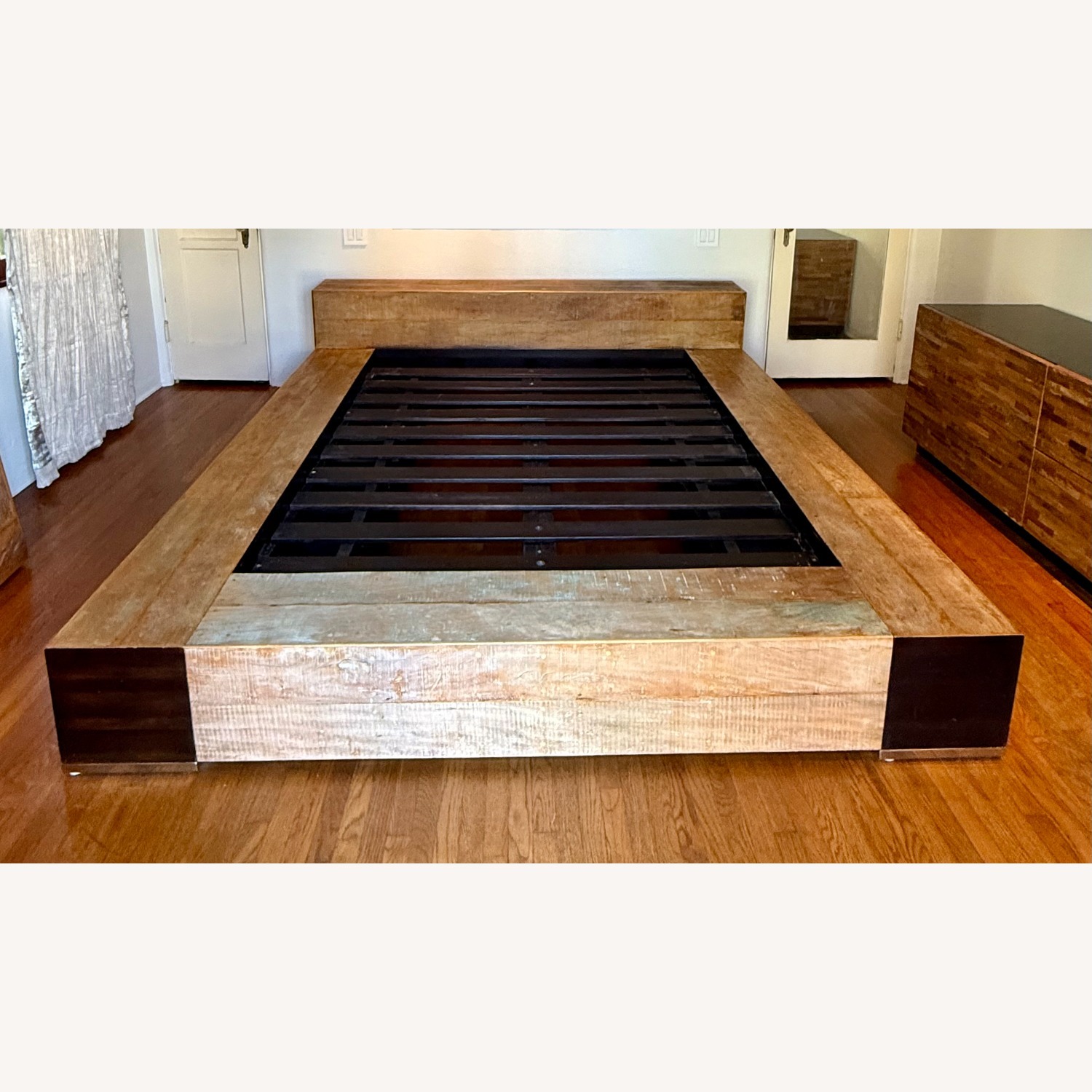Environment Furniture Beam AKA Edge Bed Queen Size - image-2