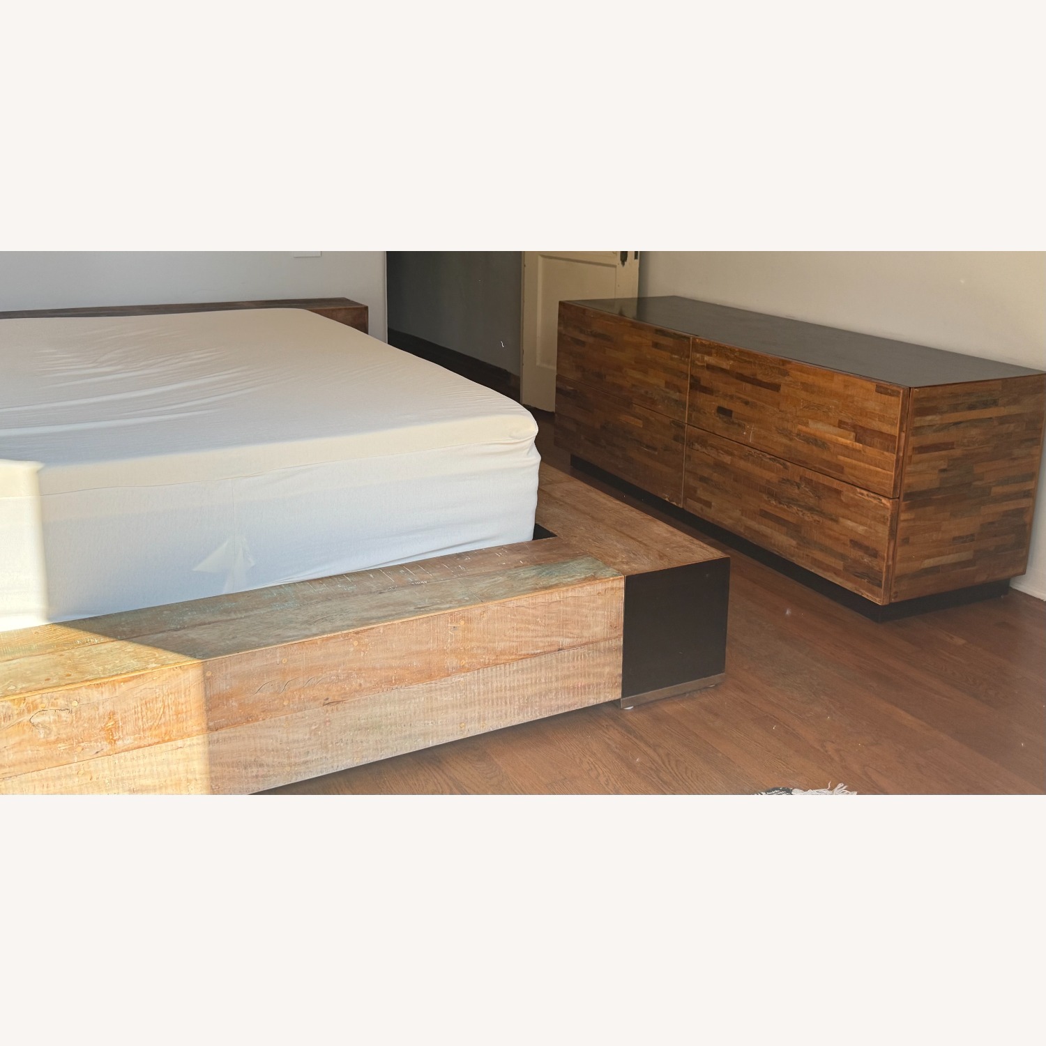 Environment Furniture Beam AKA Edge Bed Queen Size - image-4