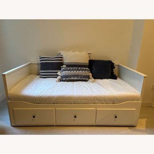 Used IKEA Hemnes White Wood Daybed for sale on AptDeco