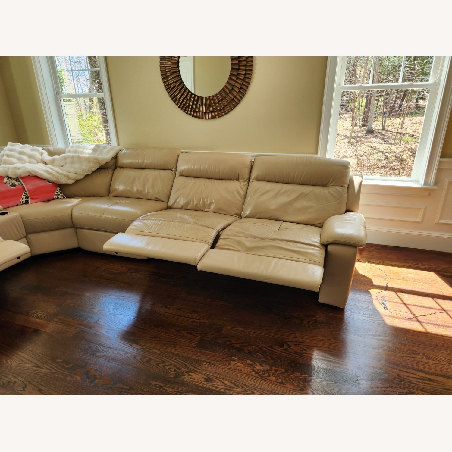 3+ Pieces Sectional Sofa - image-1