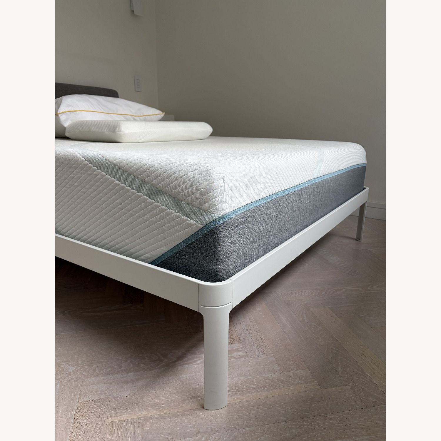 Design Within Reach Min White Aluminum Full Bed - image-2