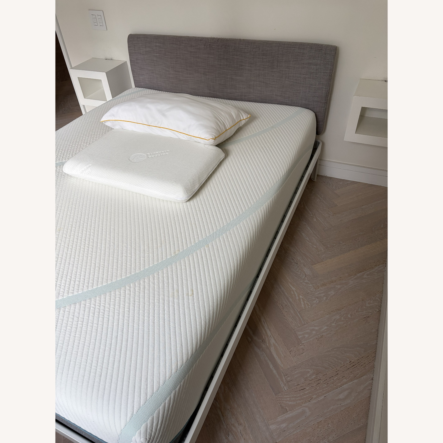 Design Within Reach Min White Aluminum Full Bed - image-6