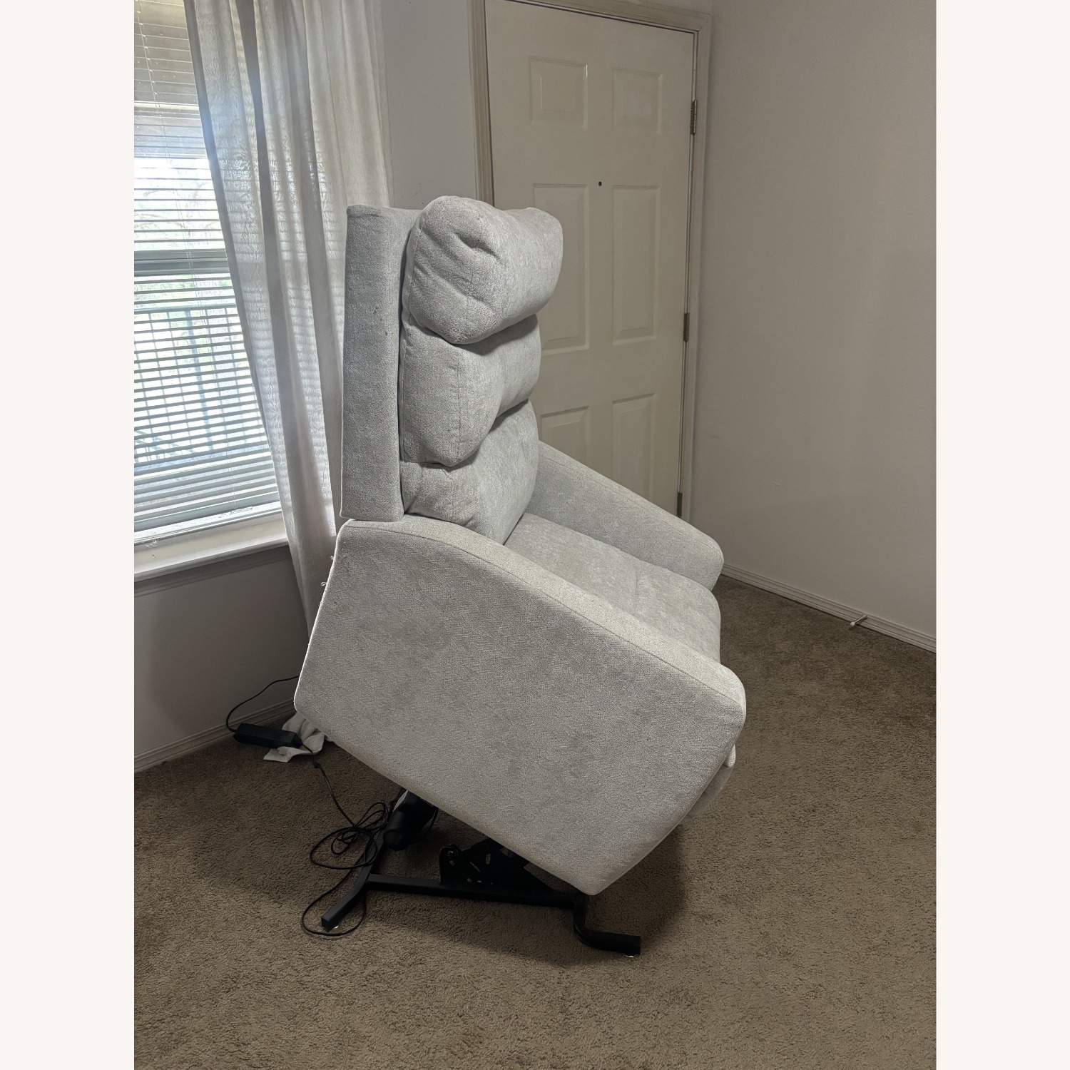 Best Home Furnishings Light Gray Fabric Recliner - image-5