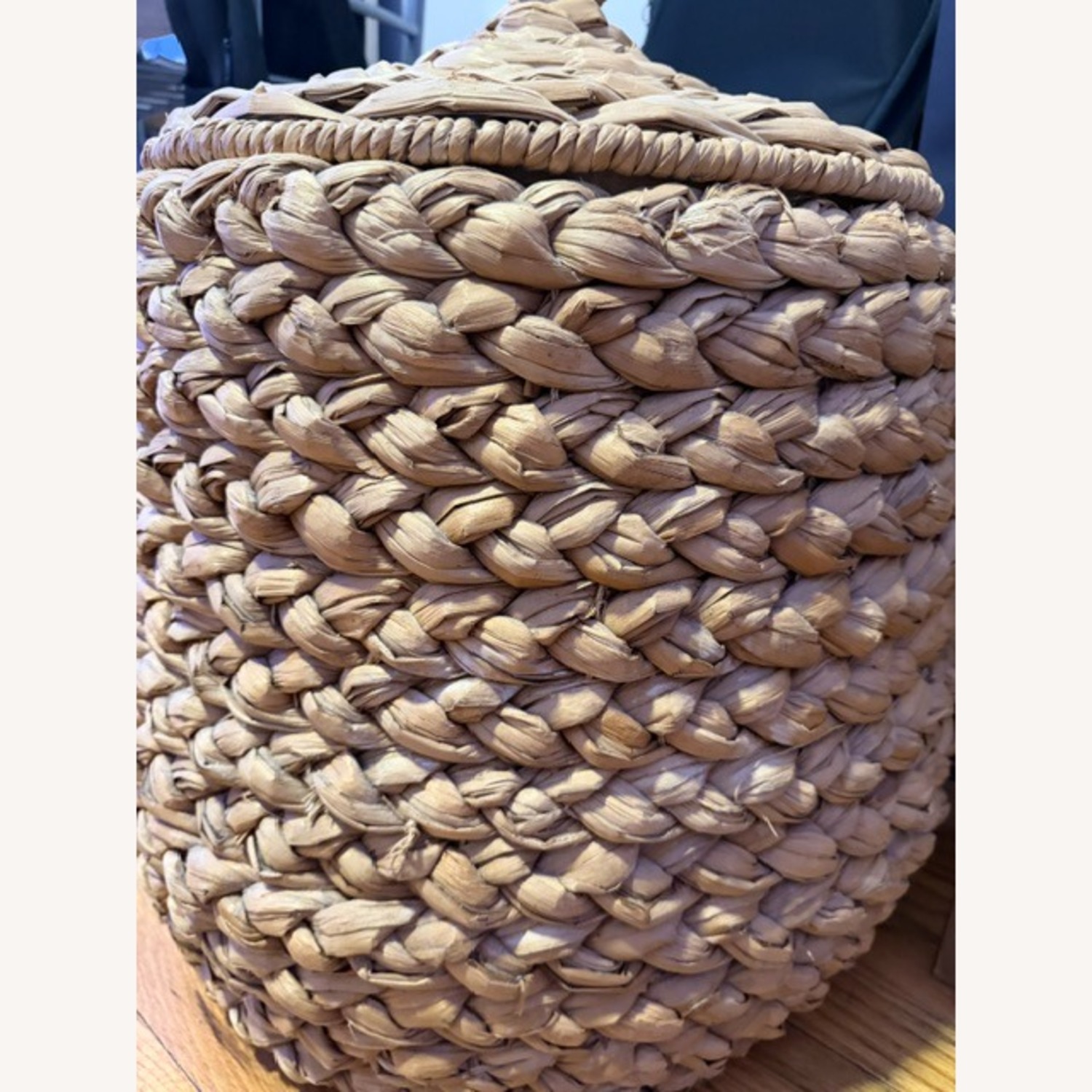 Pottery Barn Beachcomber Handwoven Seagrass Basket  - image-5