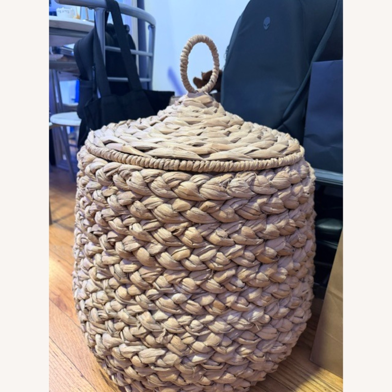Pottery Barn Beachcomber Handwoven Seagrass Basket  - image-6