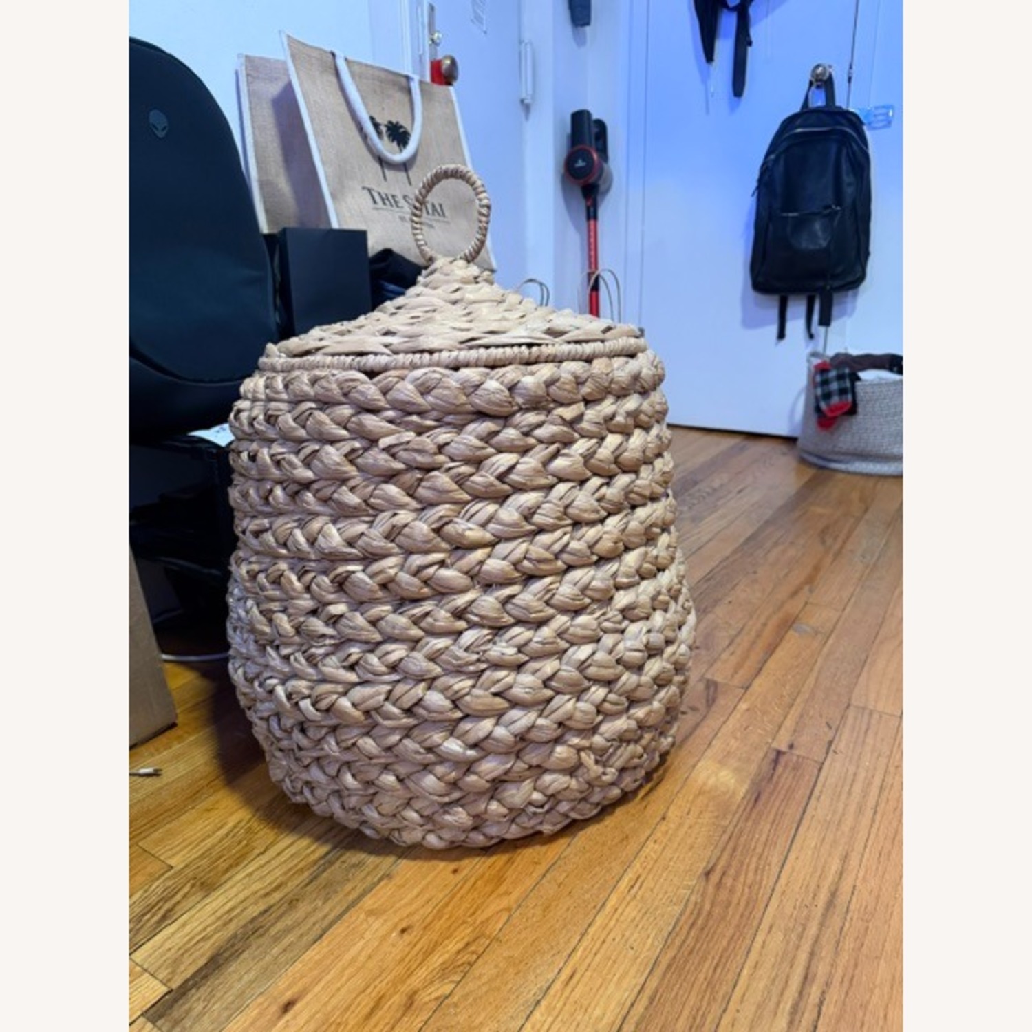 Pottery Barn Beachcomber Handwoven Seagrass Basket  - image-1