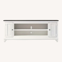 Liberty Furniture Liberty White Wood Coffee Table