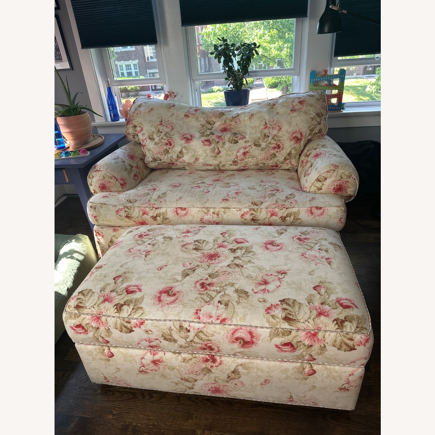  Ethan Allen Loveseat - image-3