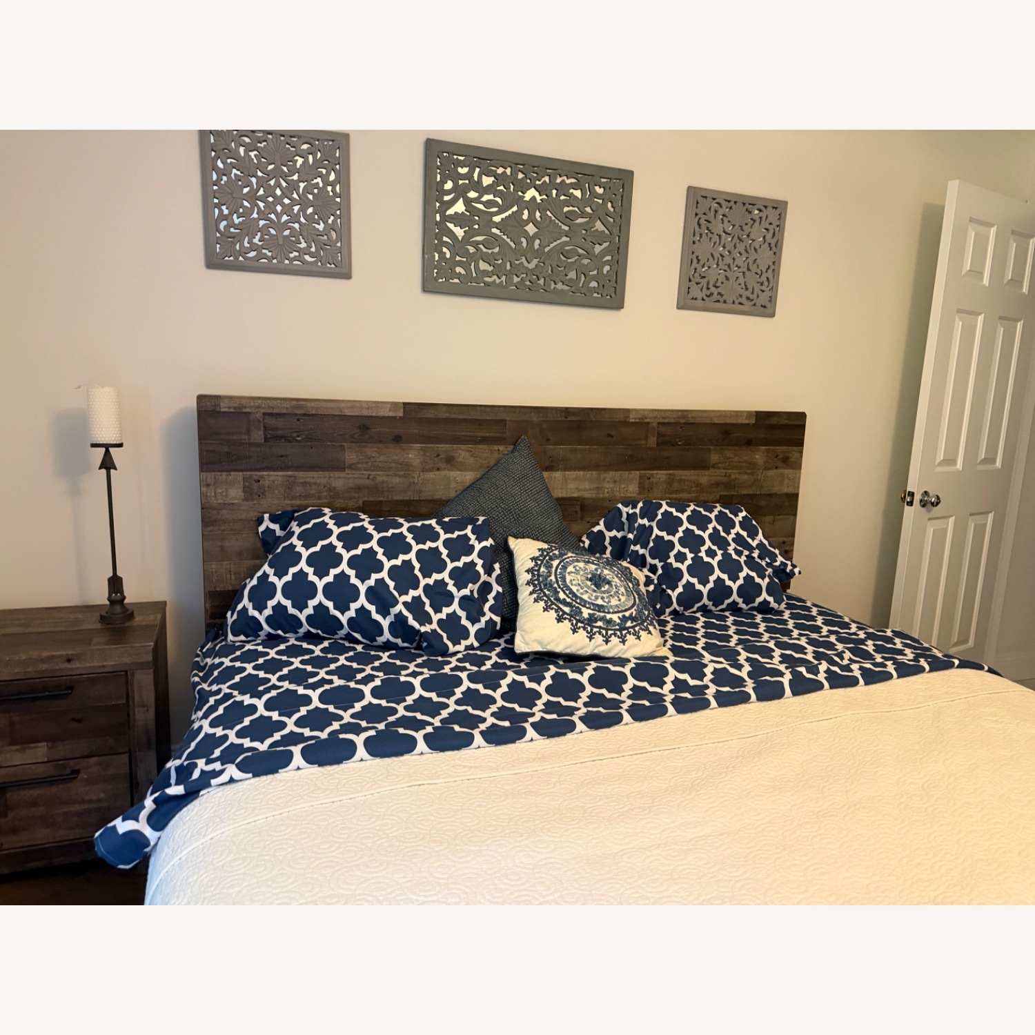 Derekson King Bed Frame - image-3
