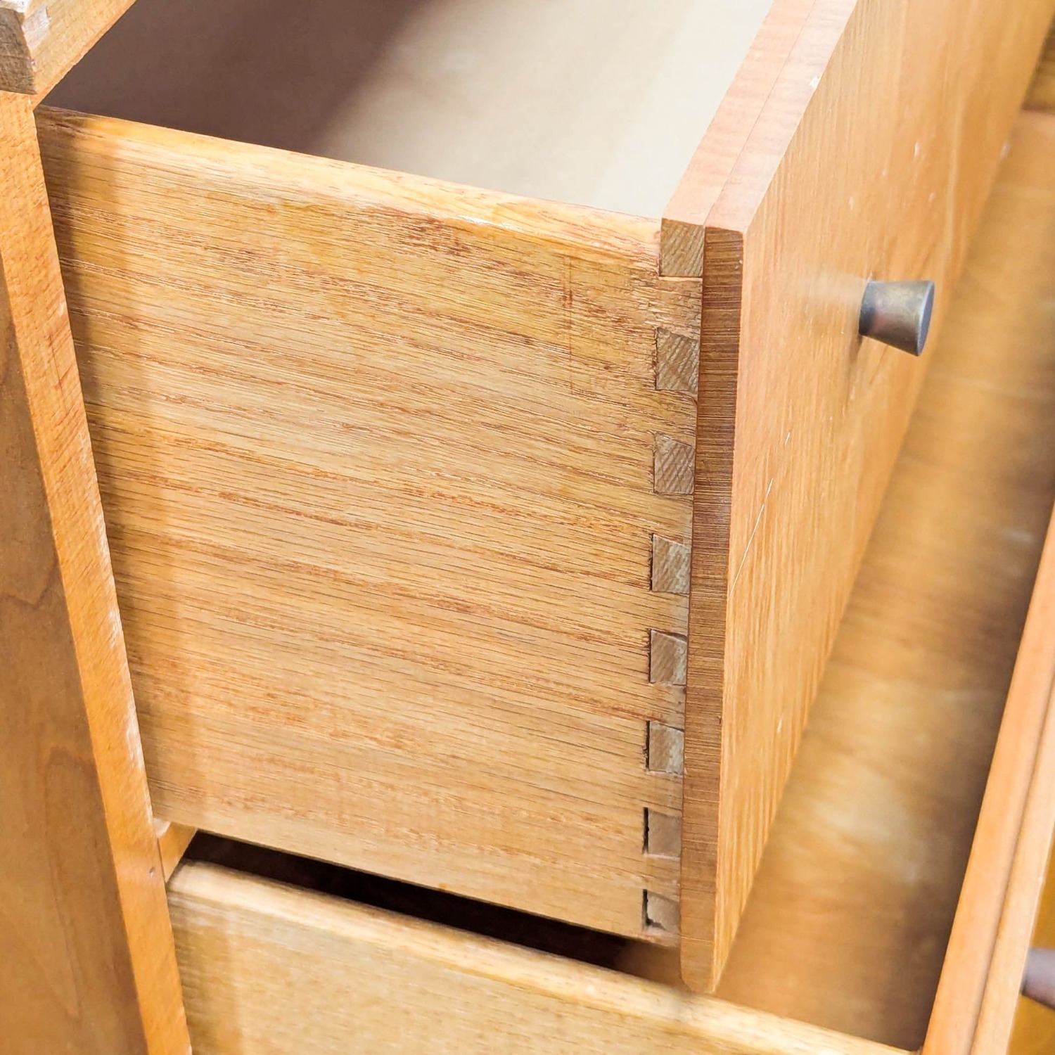 Mid-Century Modern 3-Drawer Solid Wood Dresser - image-5